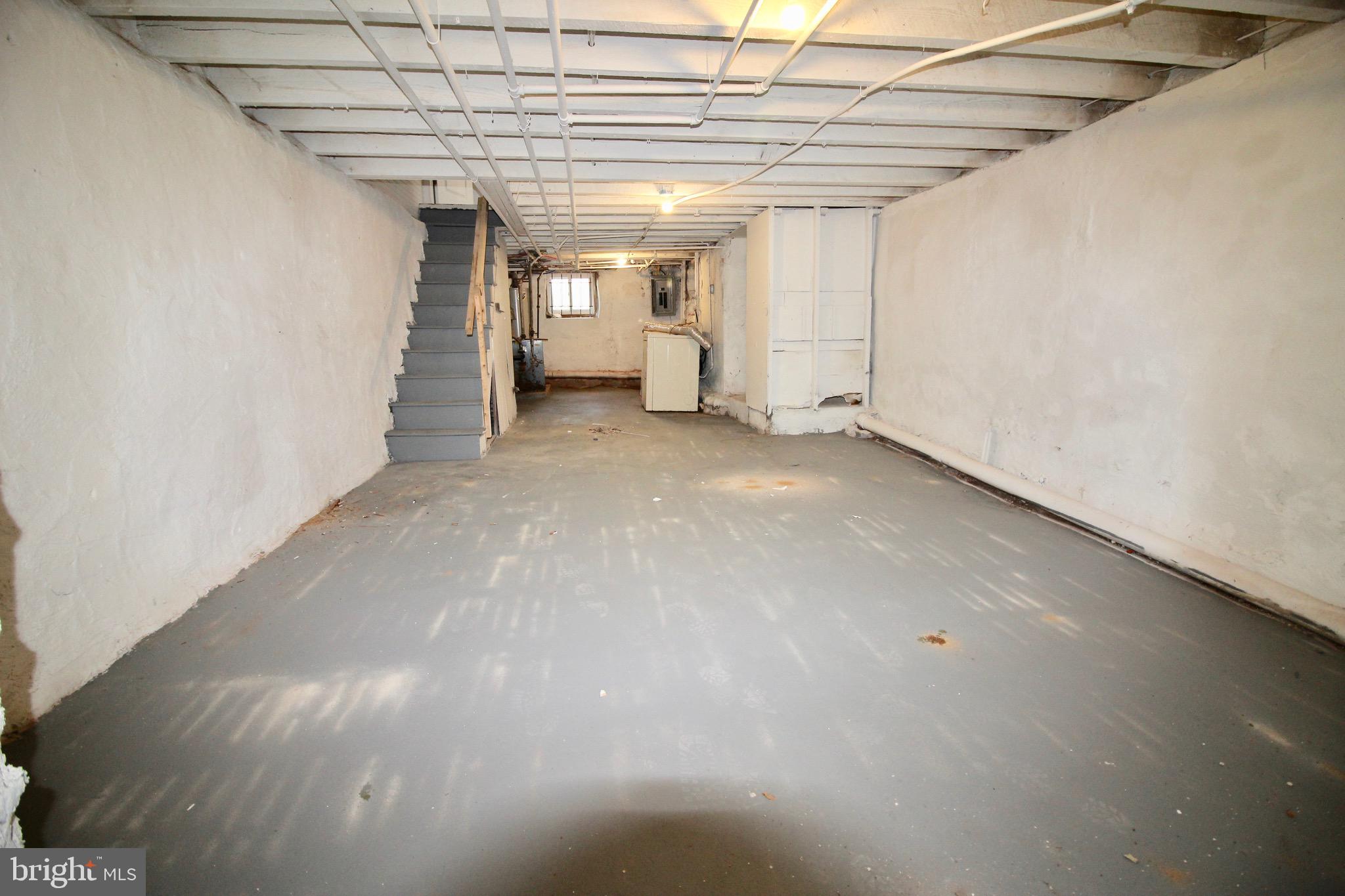 WEST OAK LANE - Residential