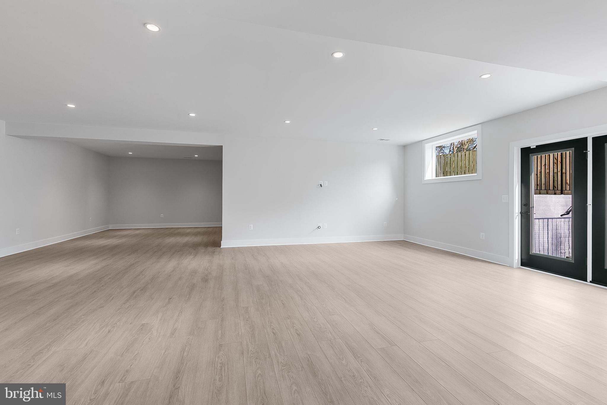 CRESCENT HILLS - Residential Lease