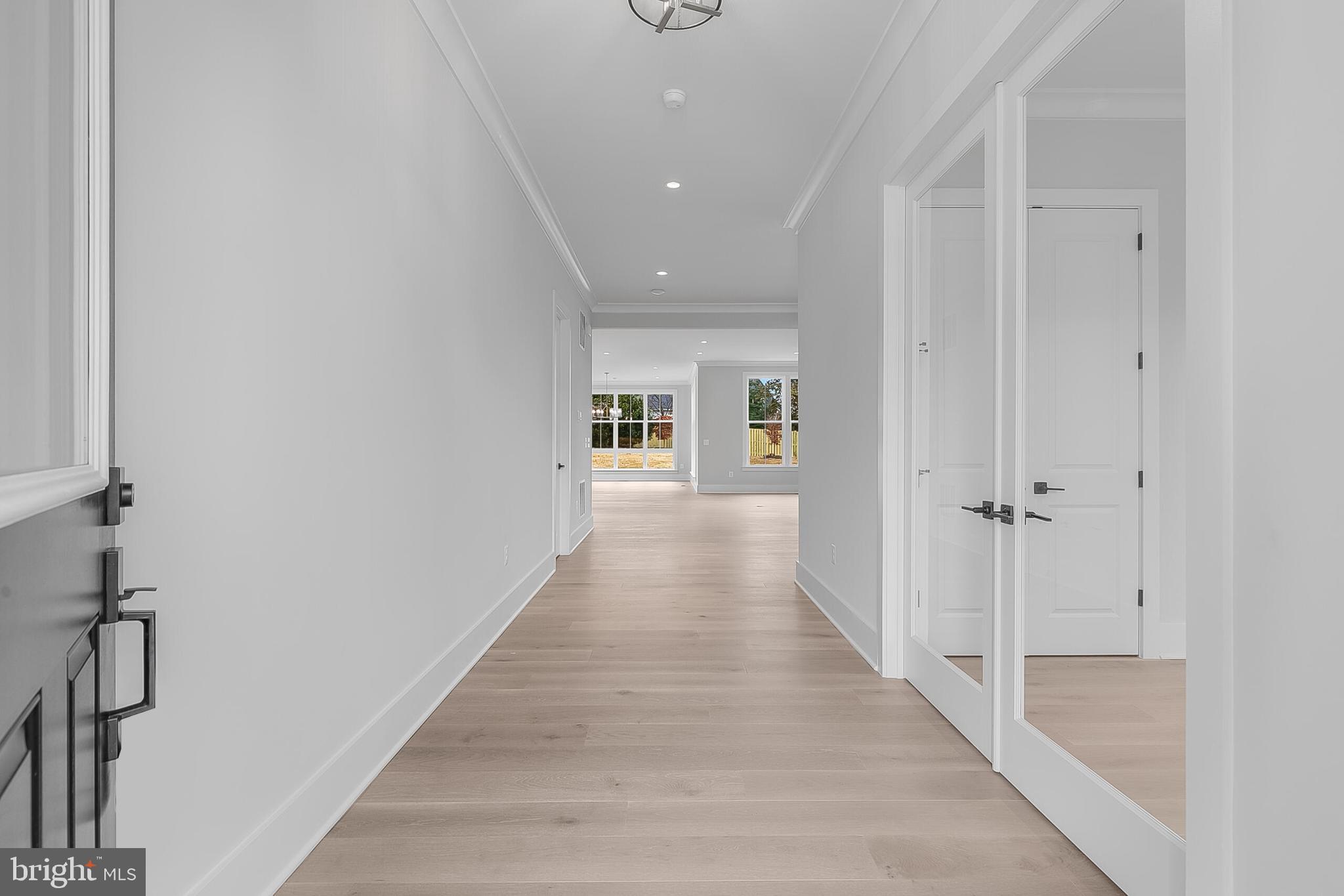 CRESCENT HILLS - Residential Lease