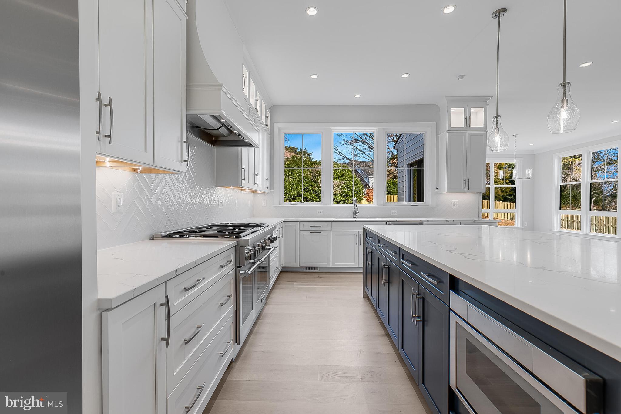 CRESCENT HILLS - Residential Lease