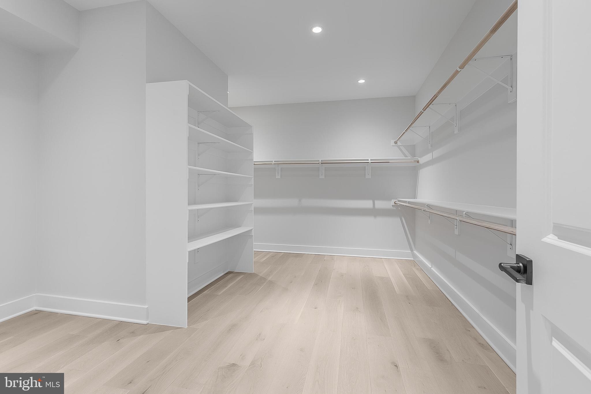 CRESCENT HILLS - Residential Lease