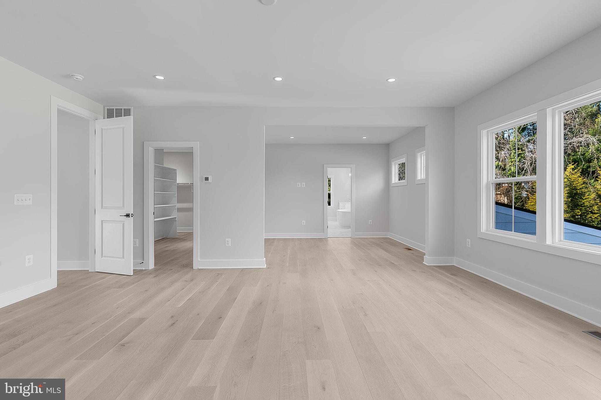 CRESCENT HILLS - Residential Lease