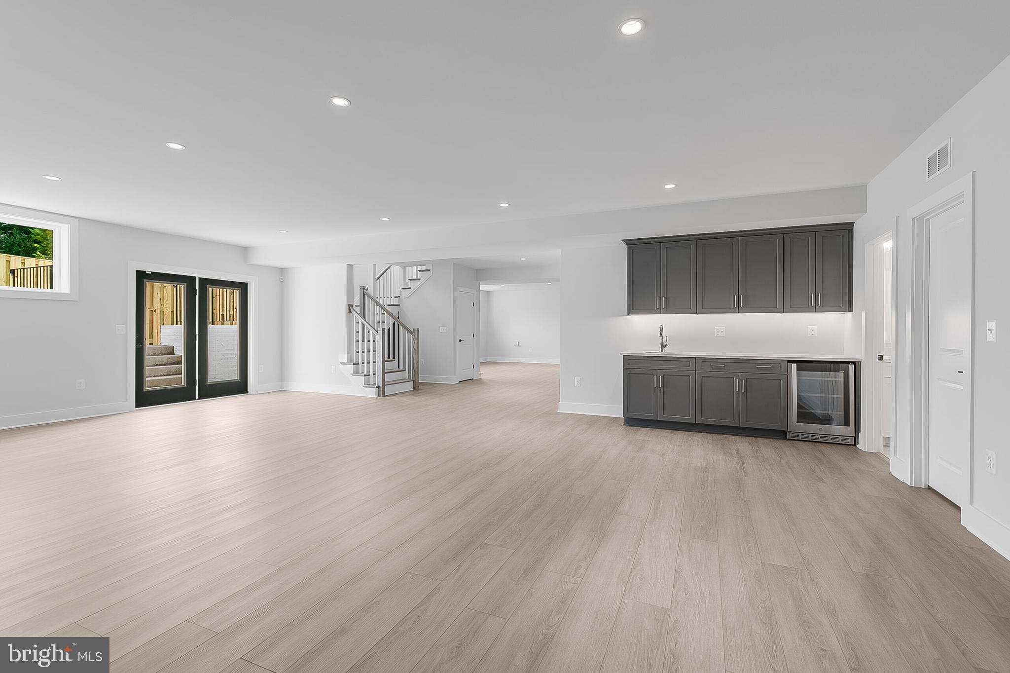 CRESCENT HILLS - Residential Lease