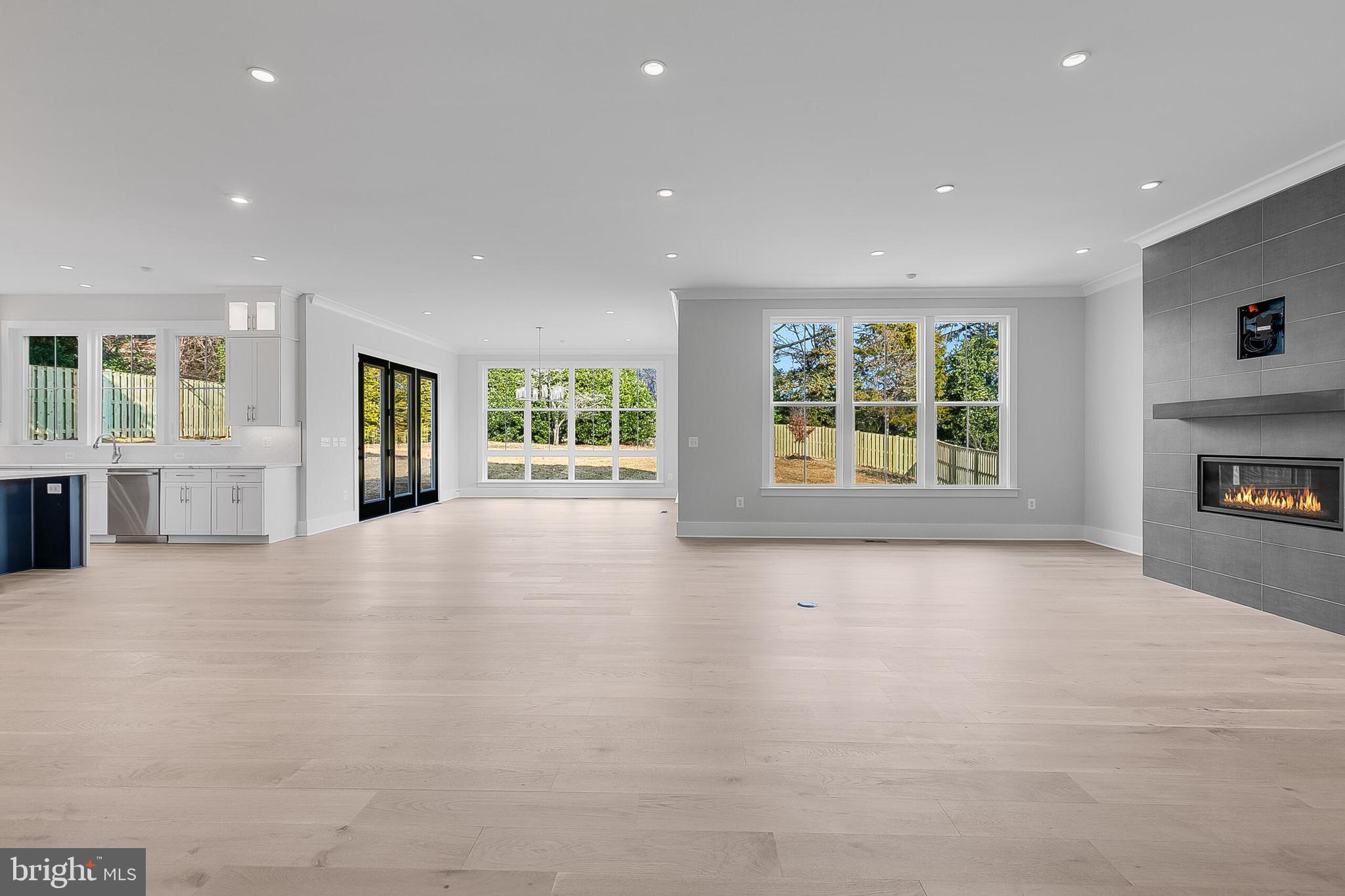 CRESCENT HILLS - Residential Lease