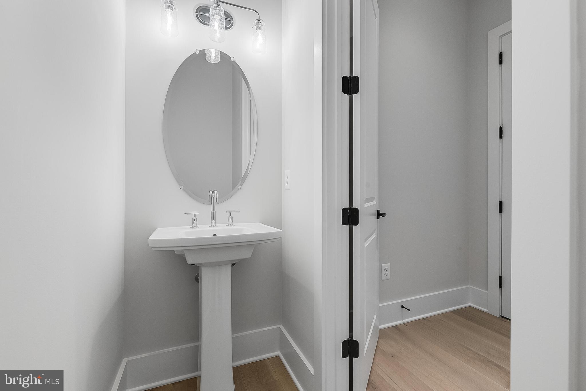 CRESCENT HILLS - Residential Lease