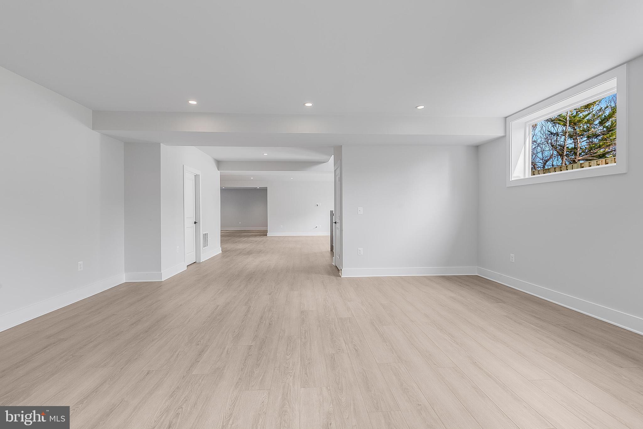 CRESCENT HILLS - Residential Lease