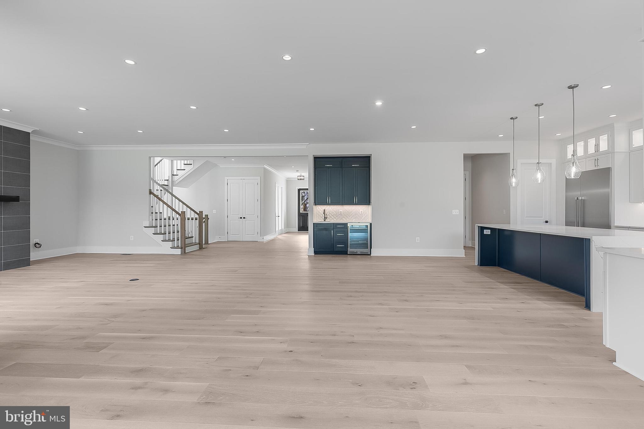 CRESCENT HILLS - Residential Lease