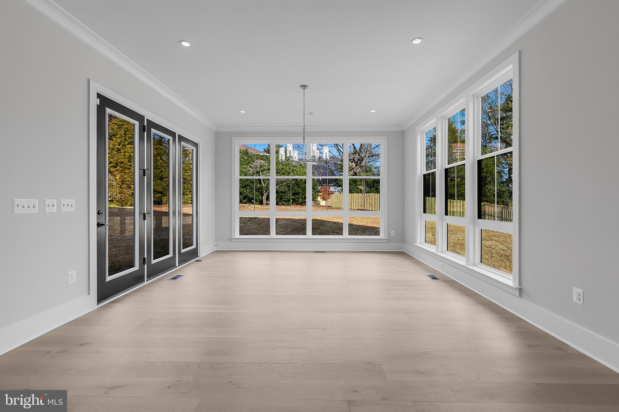 CRESCENT HILLS - Residential Lease