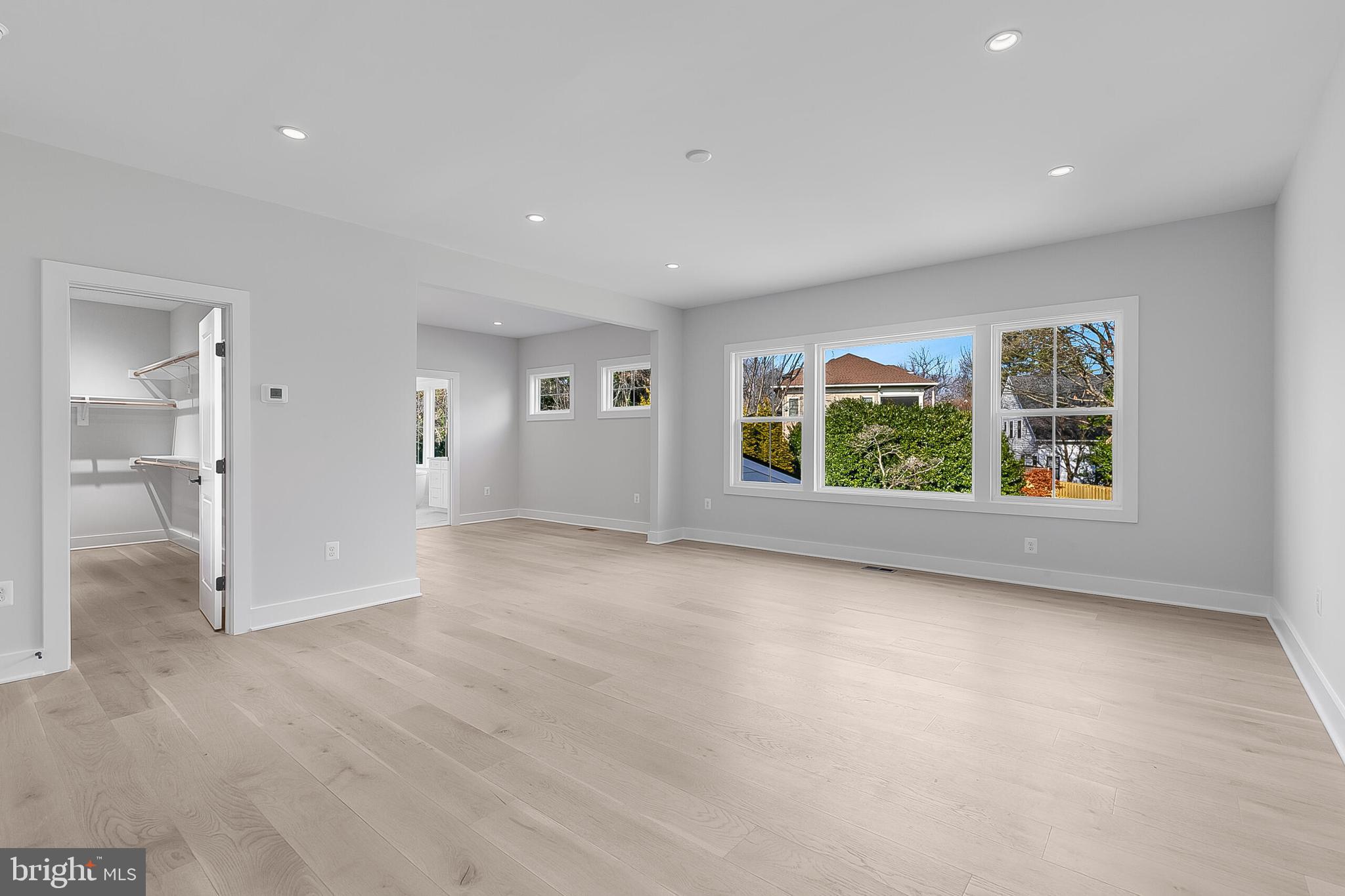 CRESCENT HILLS - Residential Lease