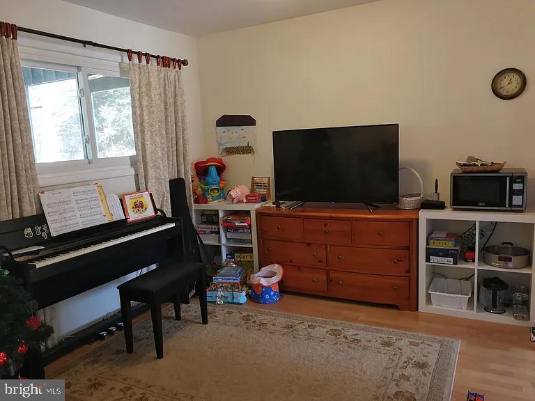 1010 JULIAN PLACE