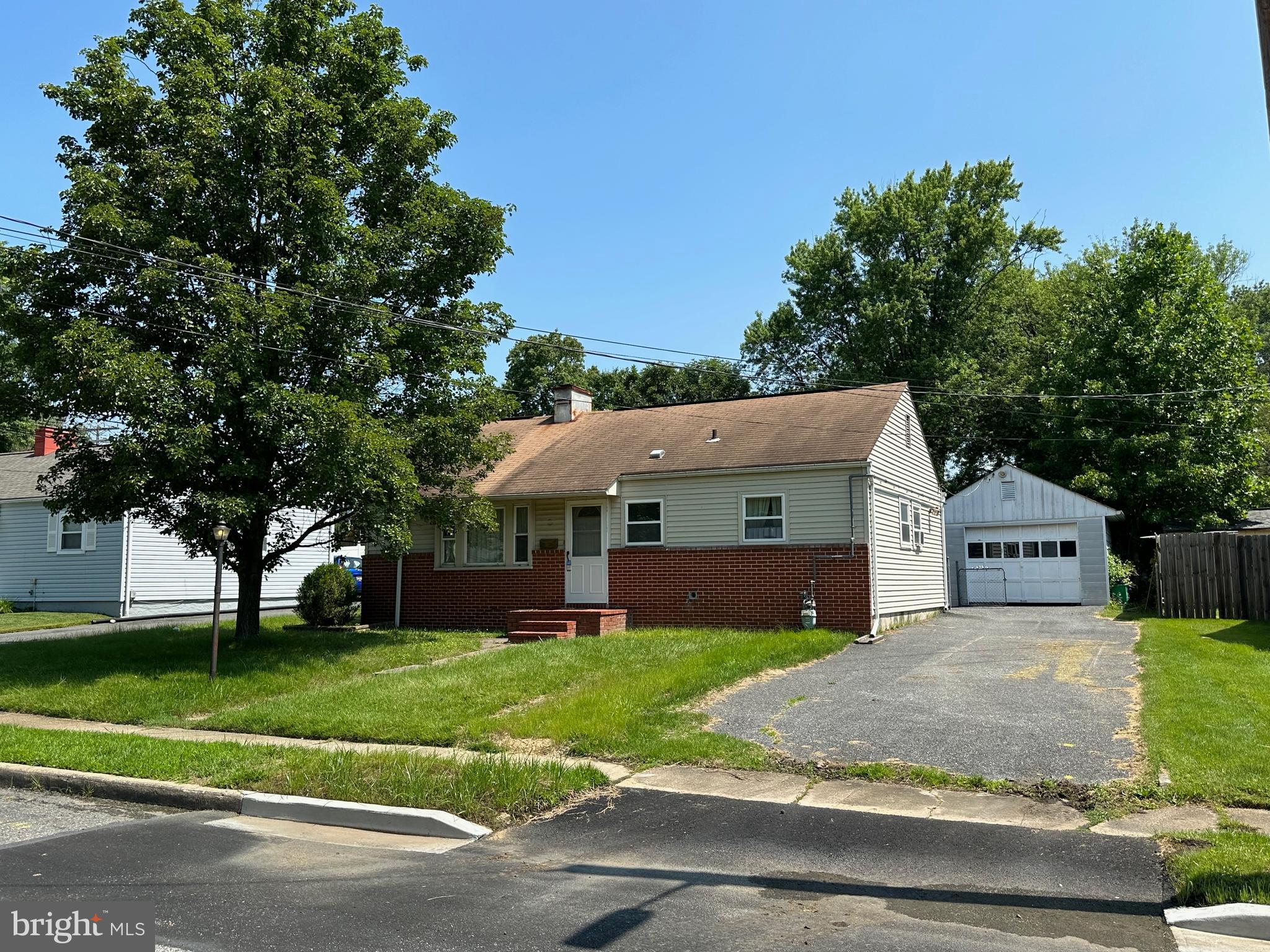 ROYAL ACRES - Residential