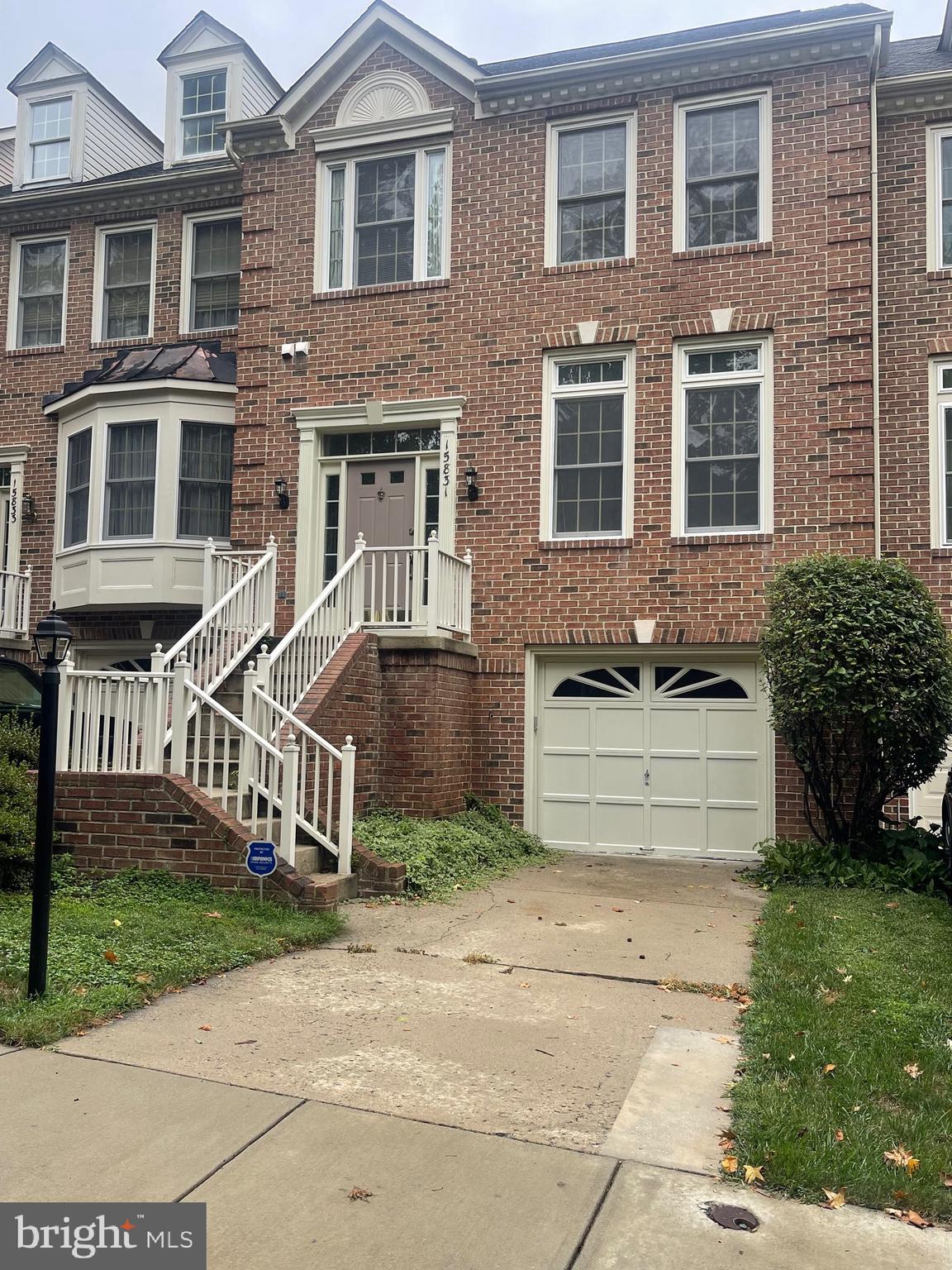 Very spacious townhouse backing to trees and trails to walk or bike, fresh interior paint, recessed lights, comfortable living room, elevated dining room with 9foot ceiling, decorative columns, breakfast room with french doors leading to deck. Primary bedroom has cathedral ceiling, large walk-in closet, huge loft to enjoy with skylights to use as an office, quiet room. Primary bathroom offers tub and separate shower, lots of natural light in the house. Close to metro, library, shopping centers, applicants to have 700 or higher credit score.