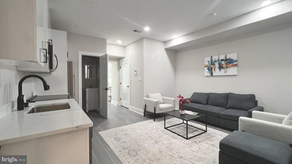 Photo of 824 18th Street NE #1, WASHINGTON, DC 20002 (MLS # DCDC2229176)