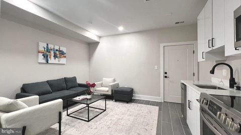 Photo of 824 18th Street NE #1, WASHINGTON, DC 20002 (MLS # DCDC2229176) Photo of 824 18th Street NE #1, WASHINGTON, DC 20002 (MLS # DCDC2229176)