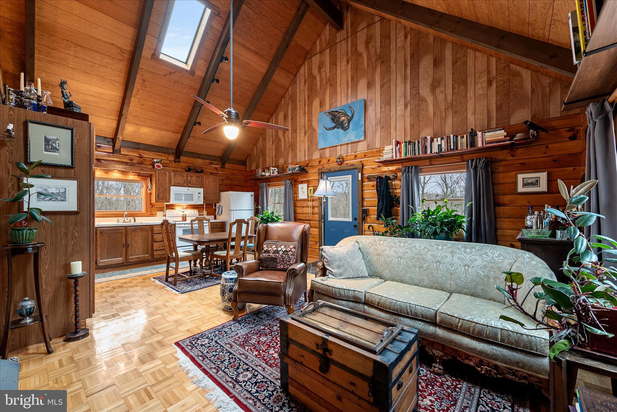 ROCKCLIFF ACRES - Residential