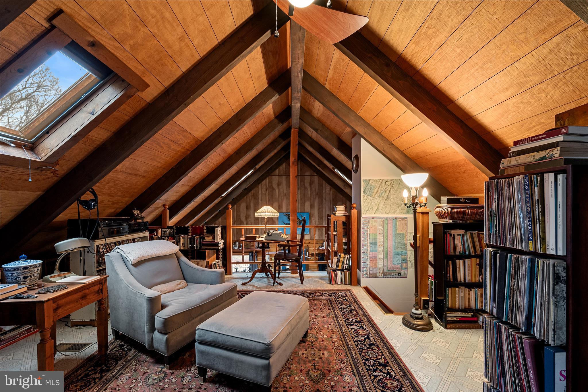 ROCKCLIFF ACRES - Residential