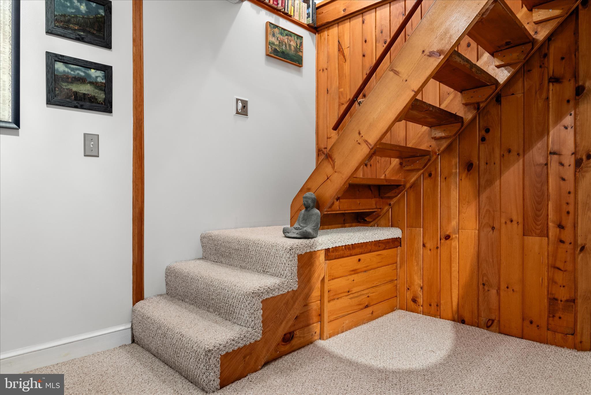 ROCKCLIFF ACRES - Residential