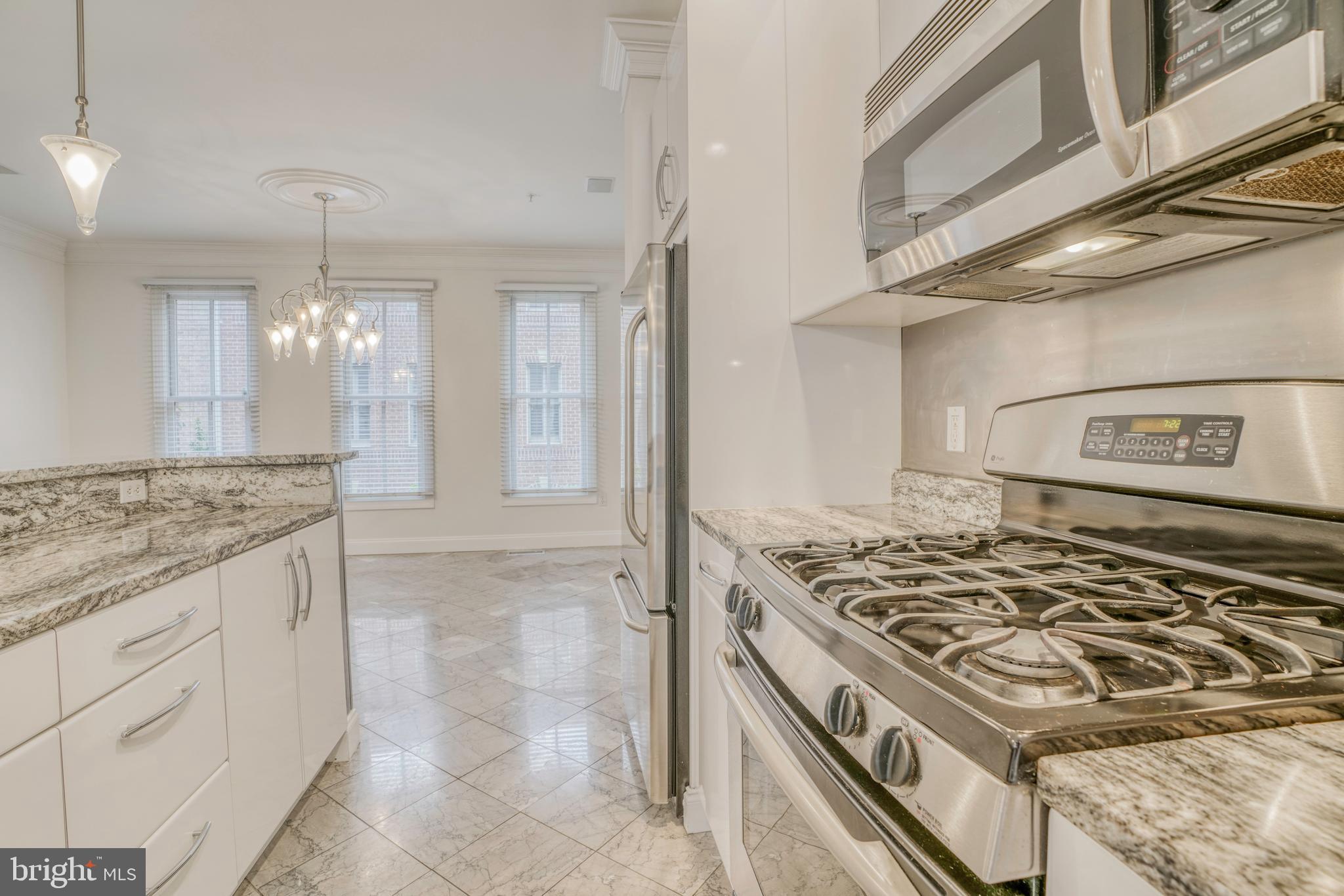 NORTH SHORE - Residential Lease