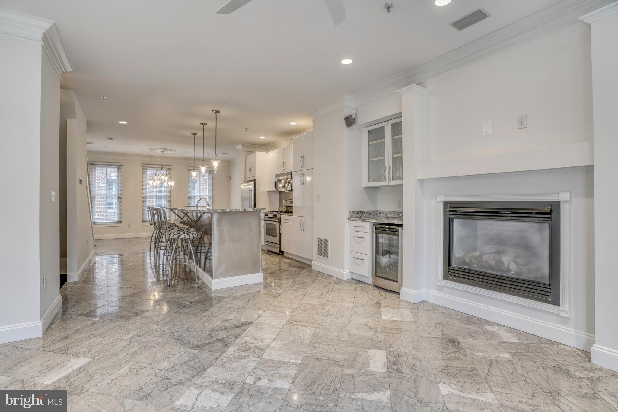 NORTH SHORE - Residential Lease