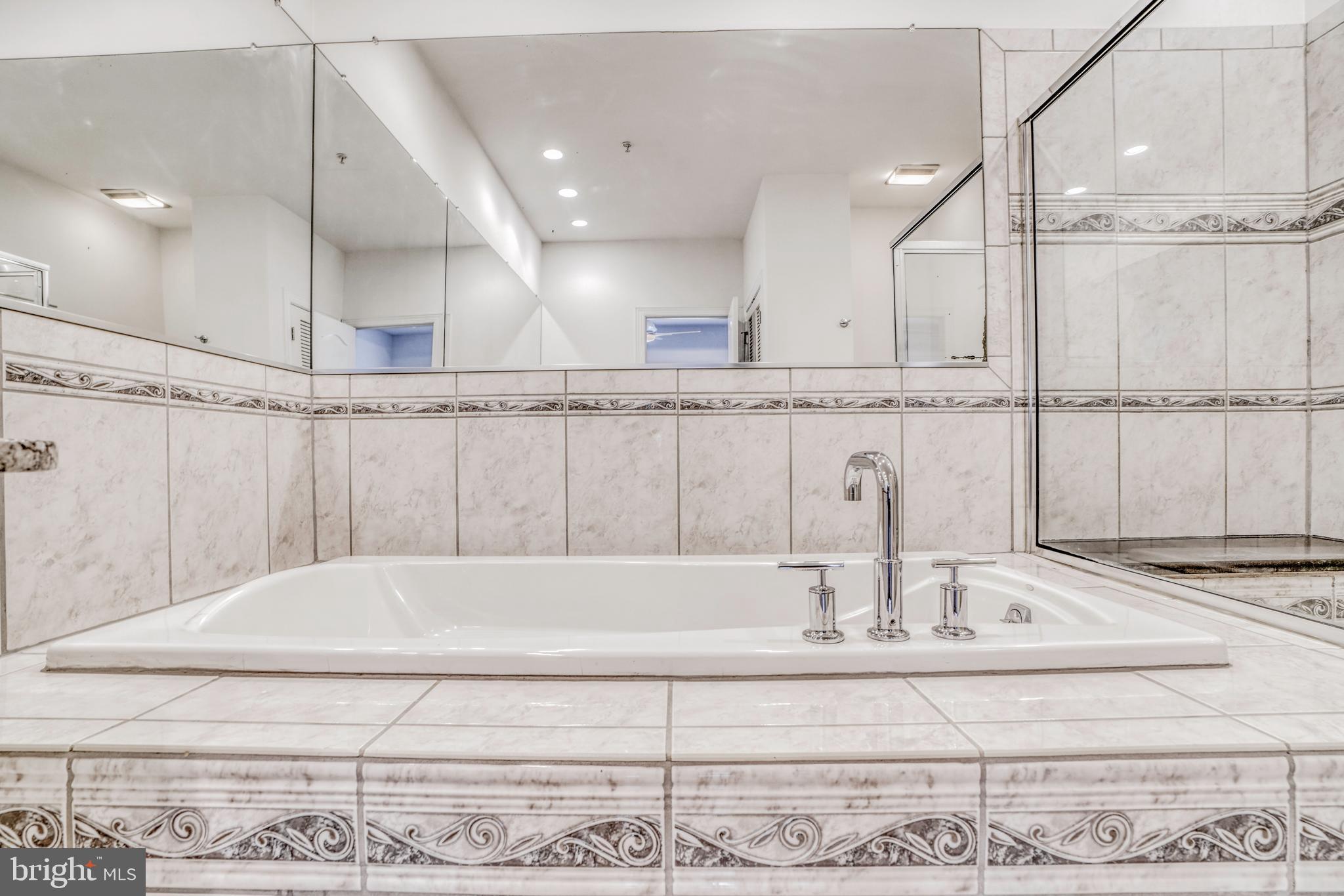 NORTH SHORE - Residential Lease