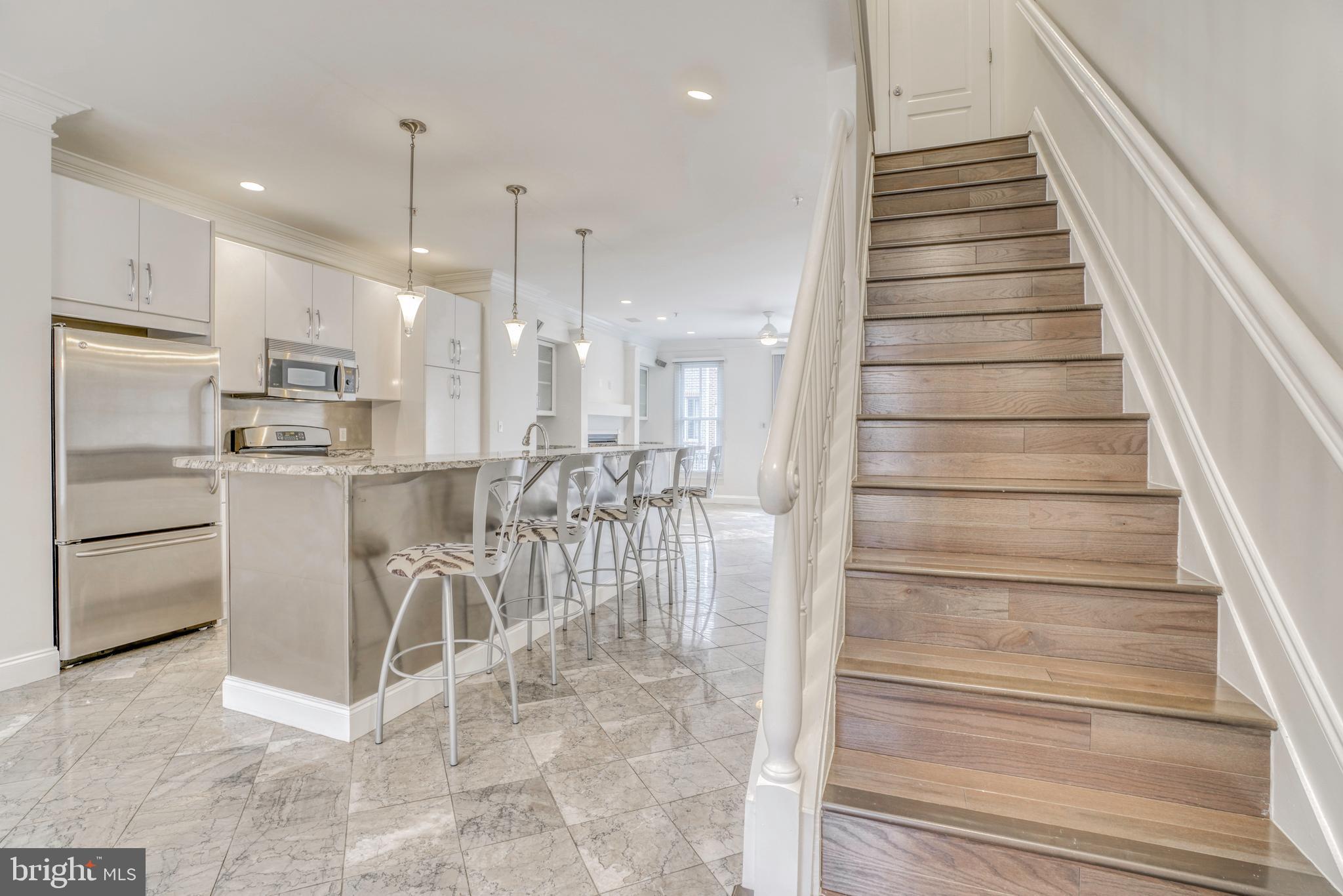 NORTH SHORE - Residential Lease