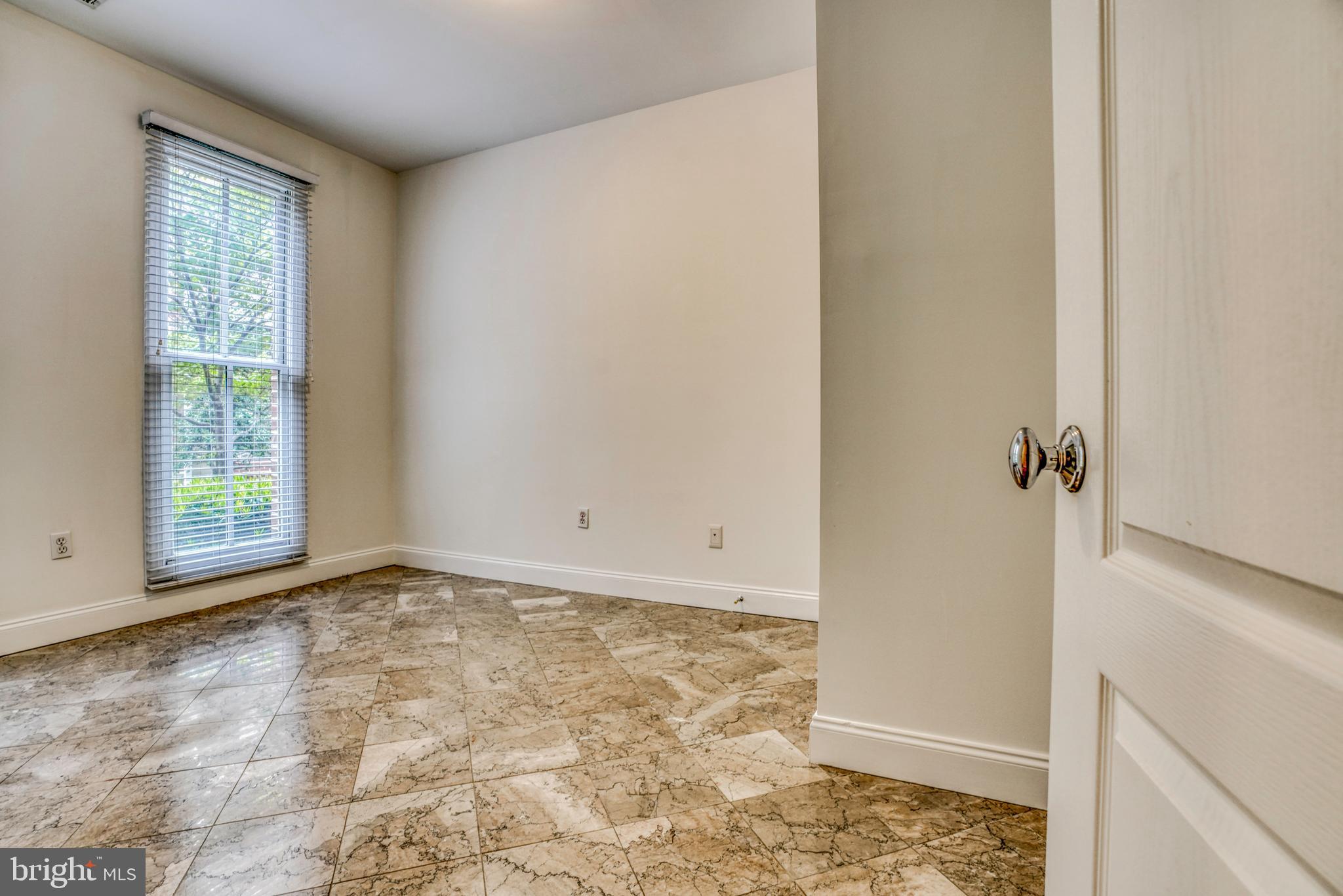 NORTH SHORE - Residential Lease