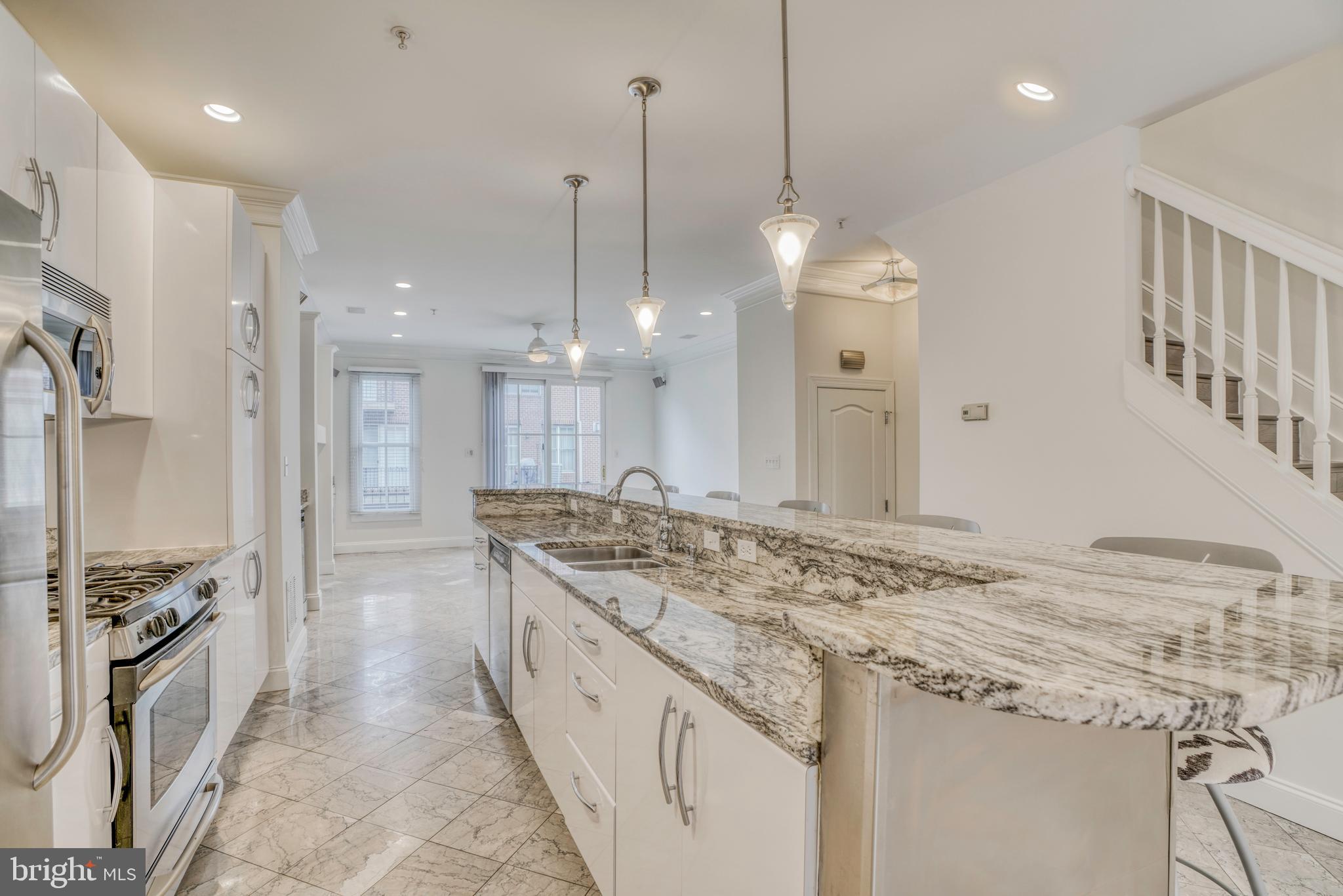 NORTH SHORE - Residential Lease