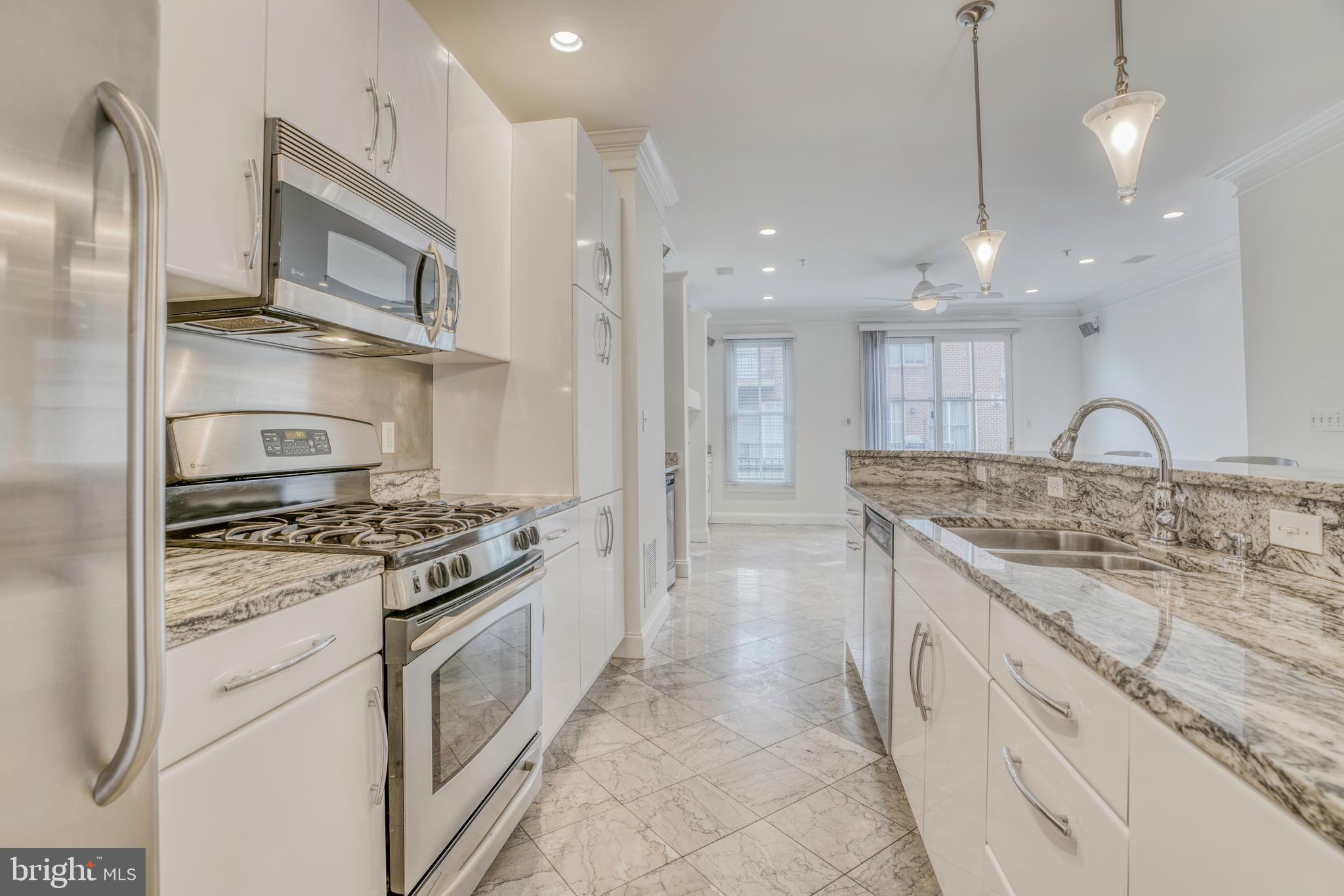 NORTH SHORE - Residential Lease