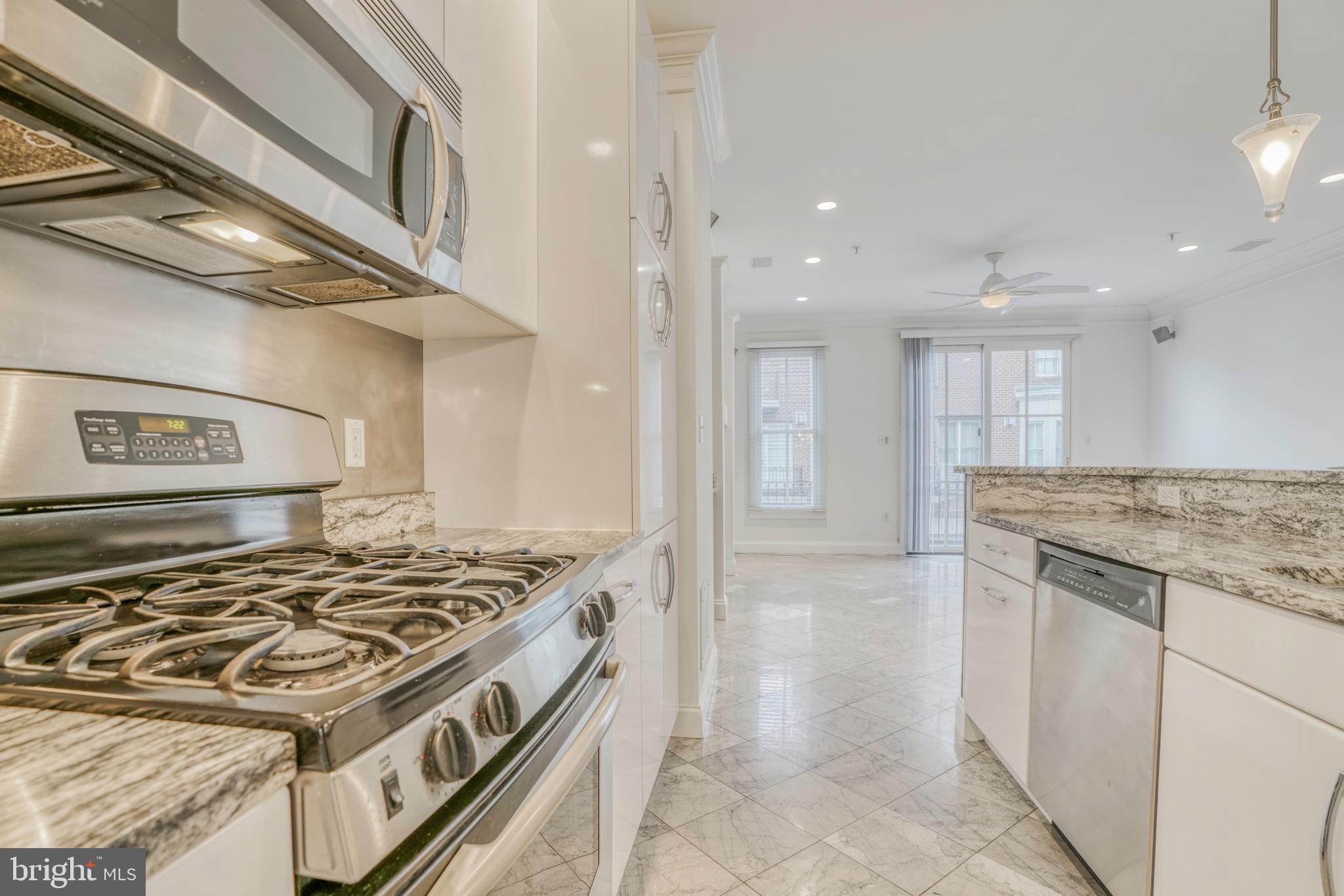 NORTH SHORE - Residential Lease