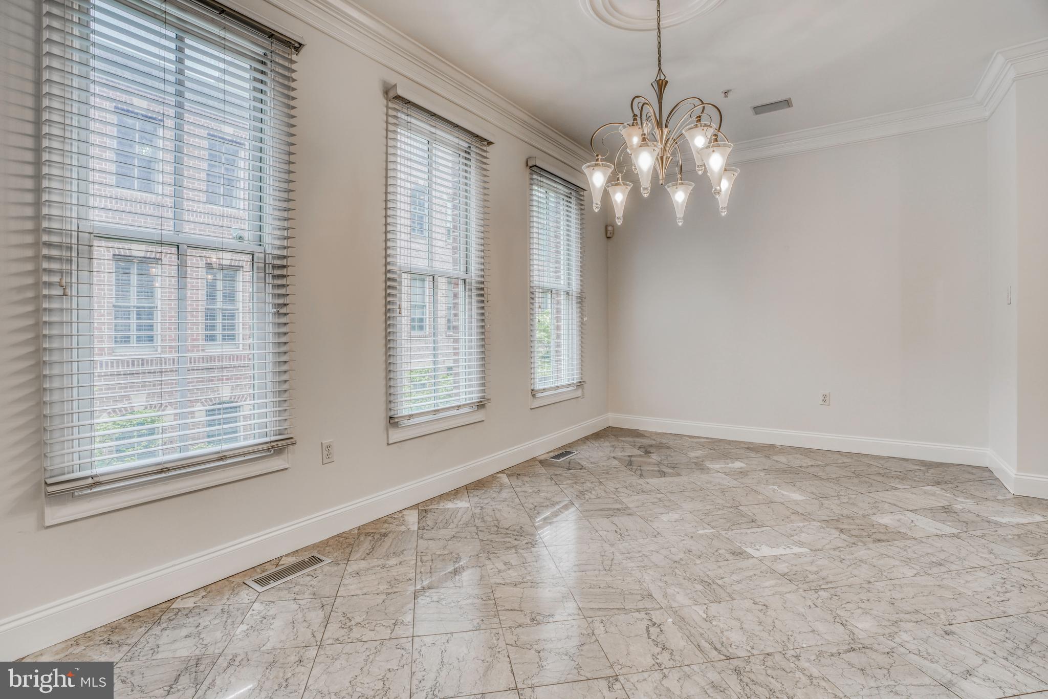 NORTH SHORE - Residential Lease