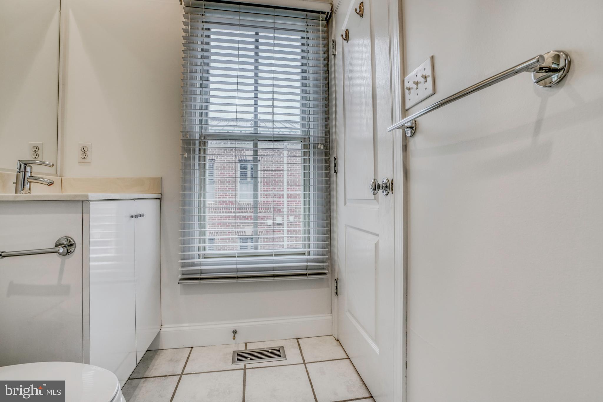 NORTH SHORE - Residential Lease