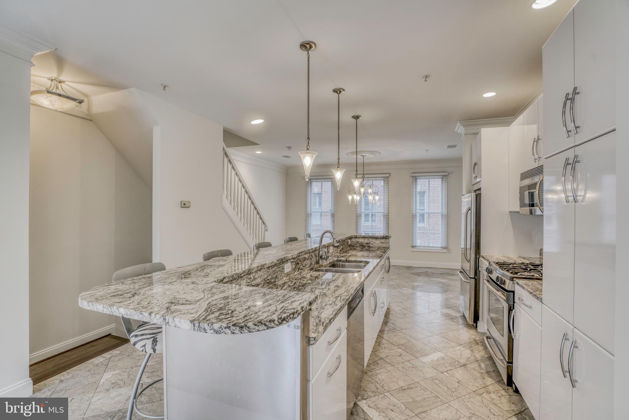 NORTH SHORE - Residential Lease