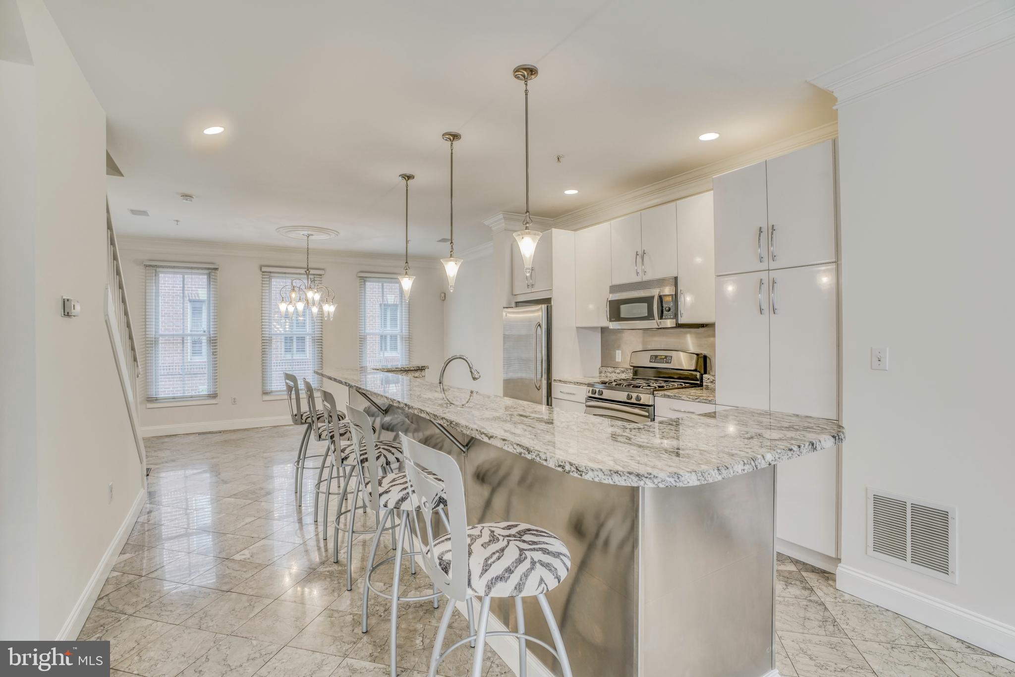 NORTH SHORE - Residential Lease