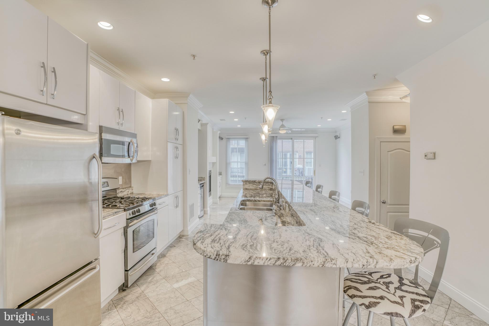 NORTH SHORE - Residential Lease