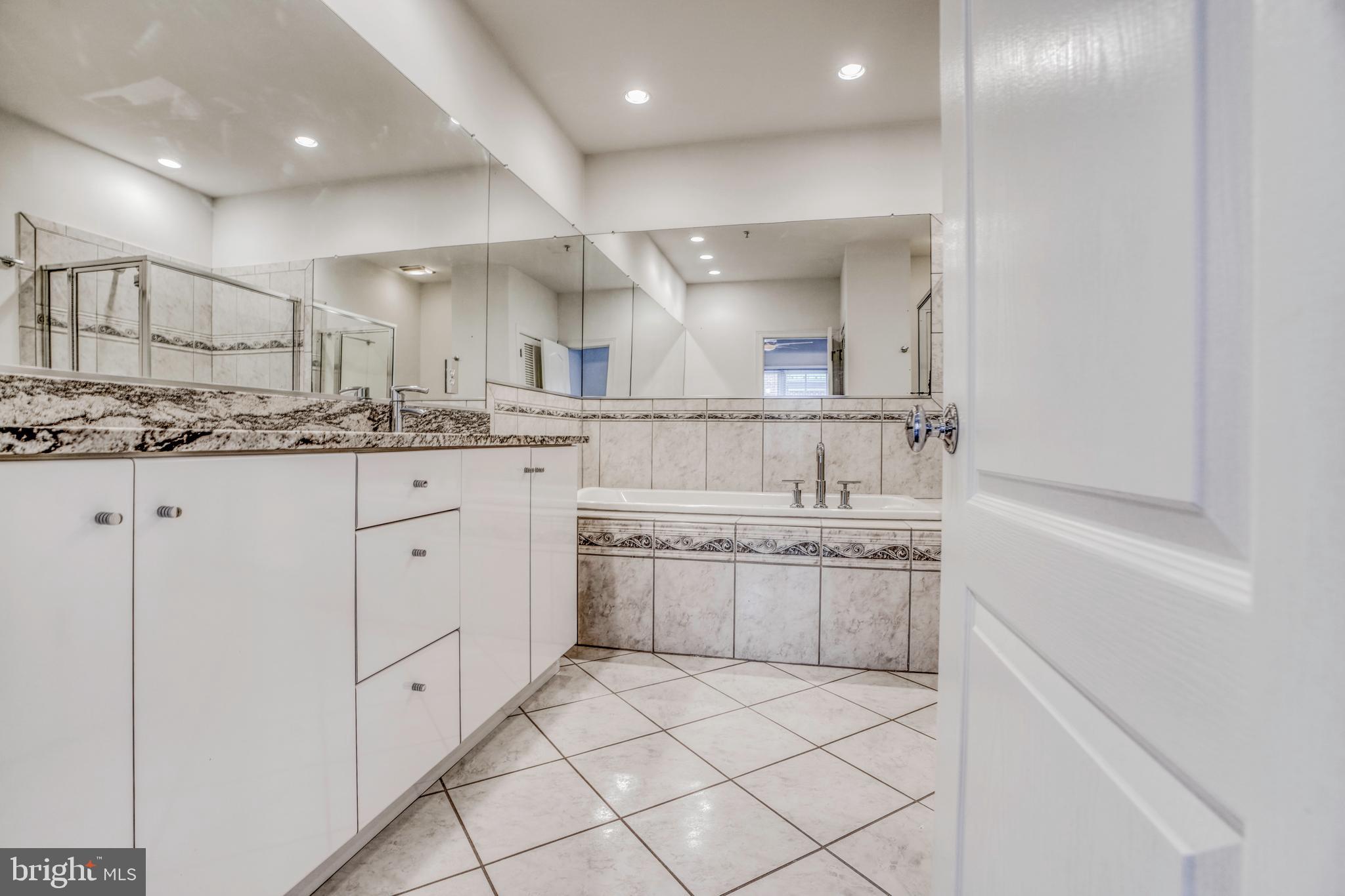 NORTH SHORE - Residential Lease