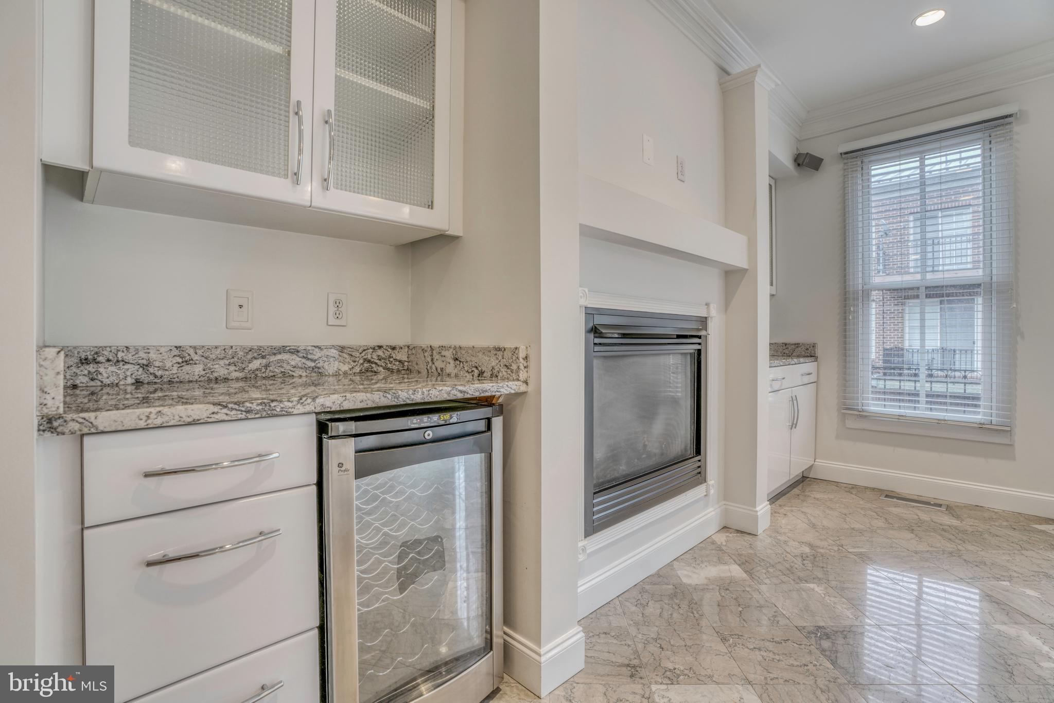 NORTH SHORE - Residential Lease