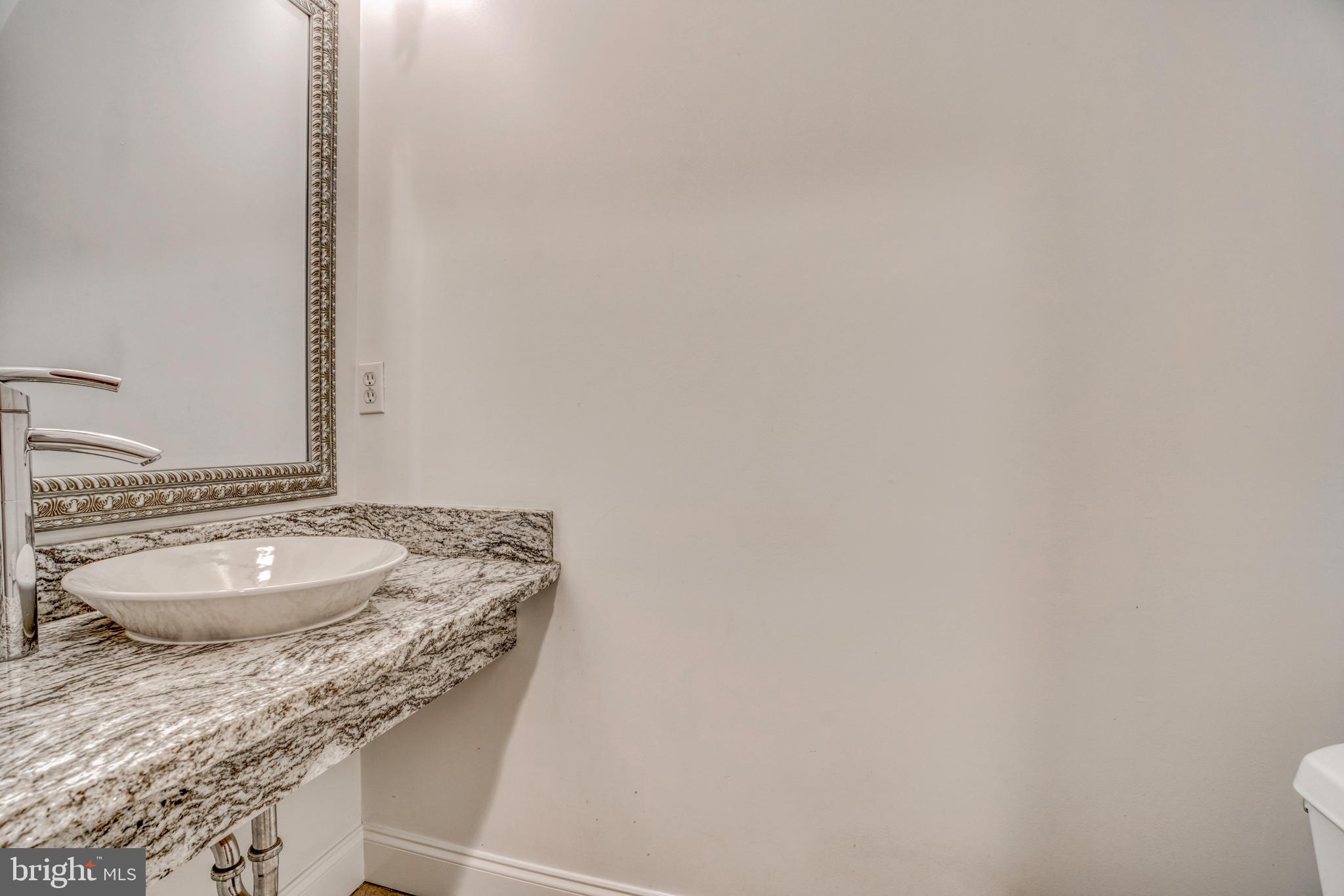 NORTH SHORE - Residential Lease