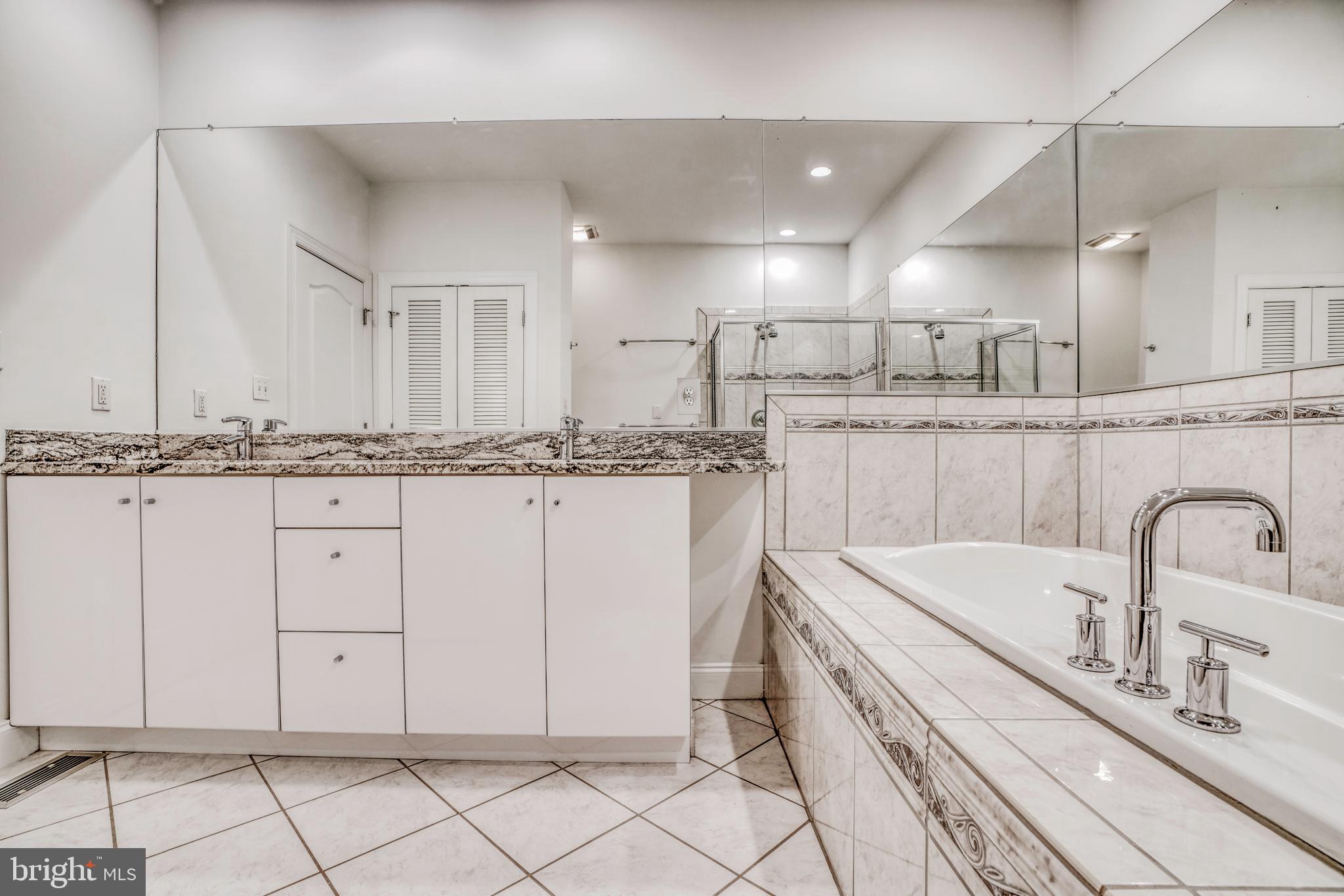 NORTH SHORE - Residential Lease