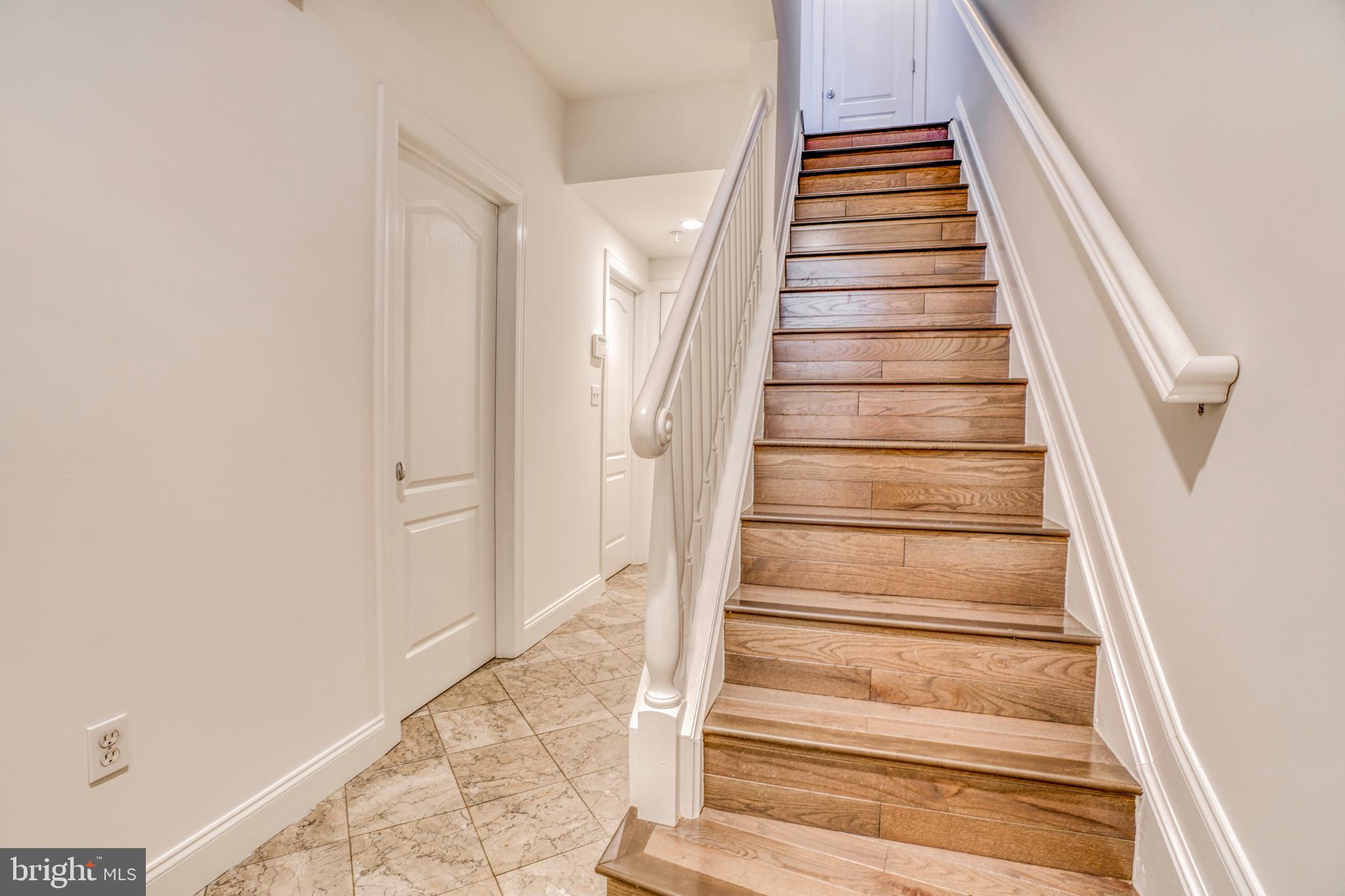 NORTH SHORE - Residential Lease