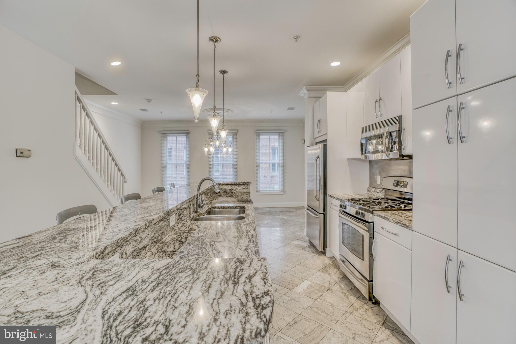 NORTH SHORE - Residential Lease