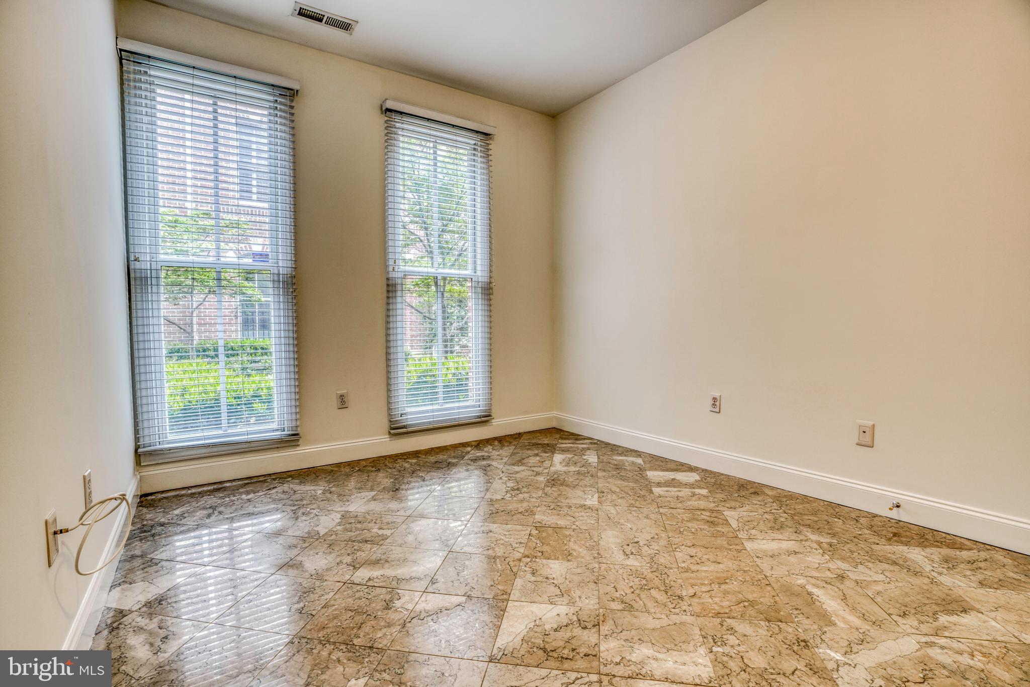 NORTH SHORE - Residential Lease