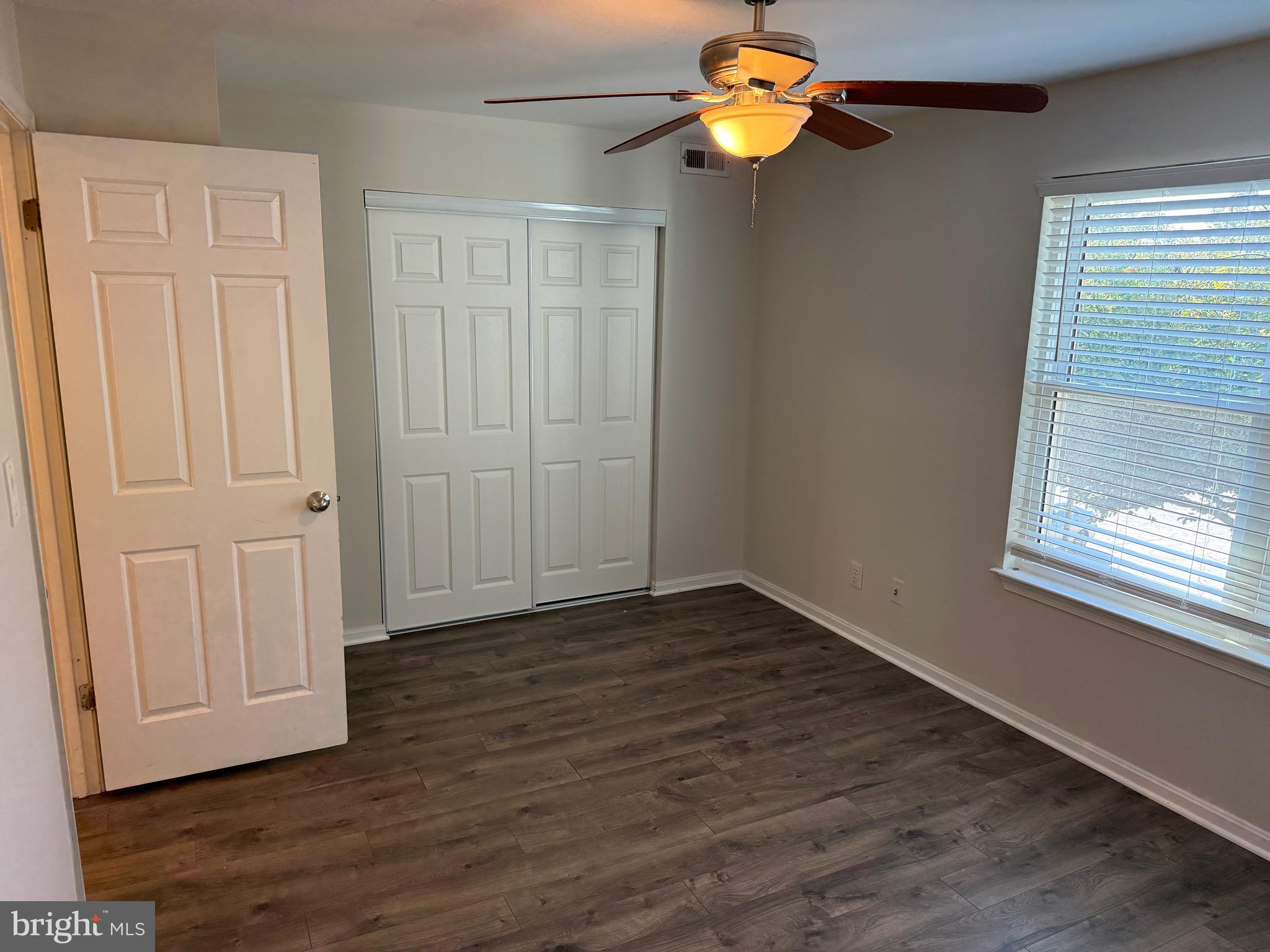 PONDS AT CENTREVILLE - Residential Lease