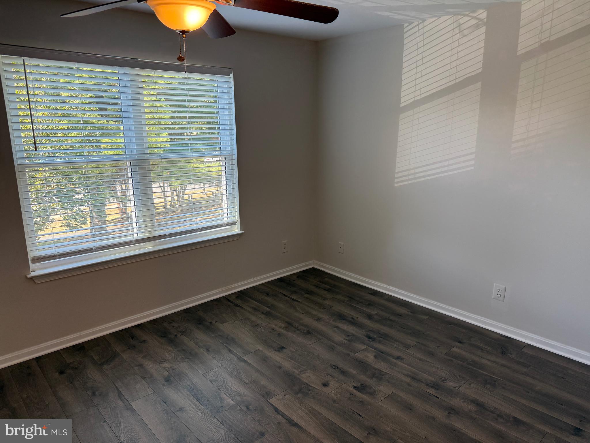 PONDS AT CENTREVILLE - Residential Lease