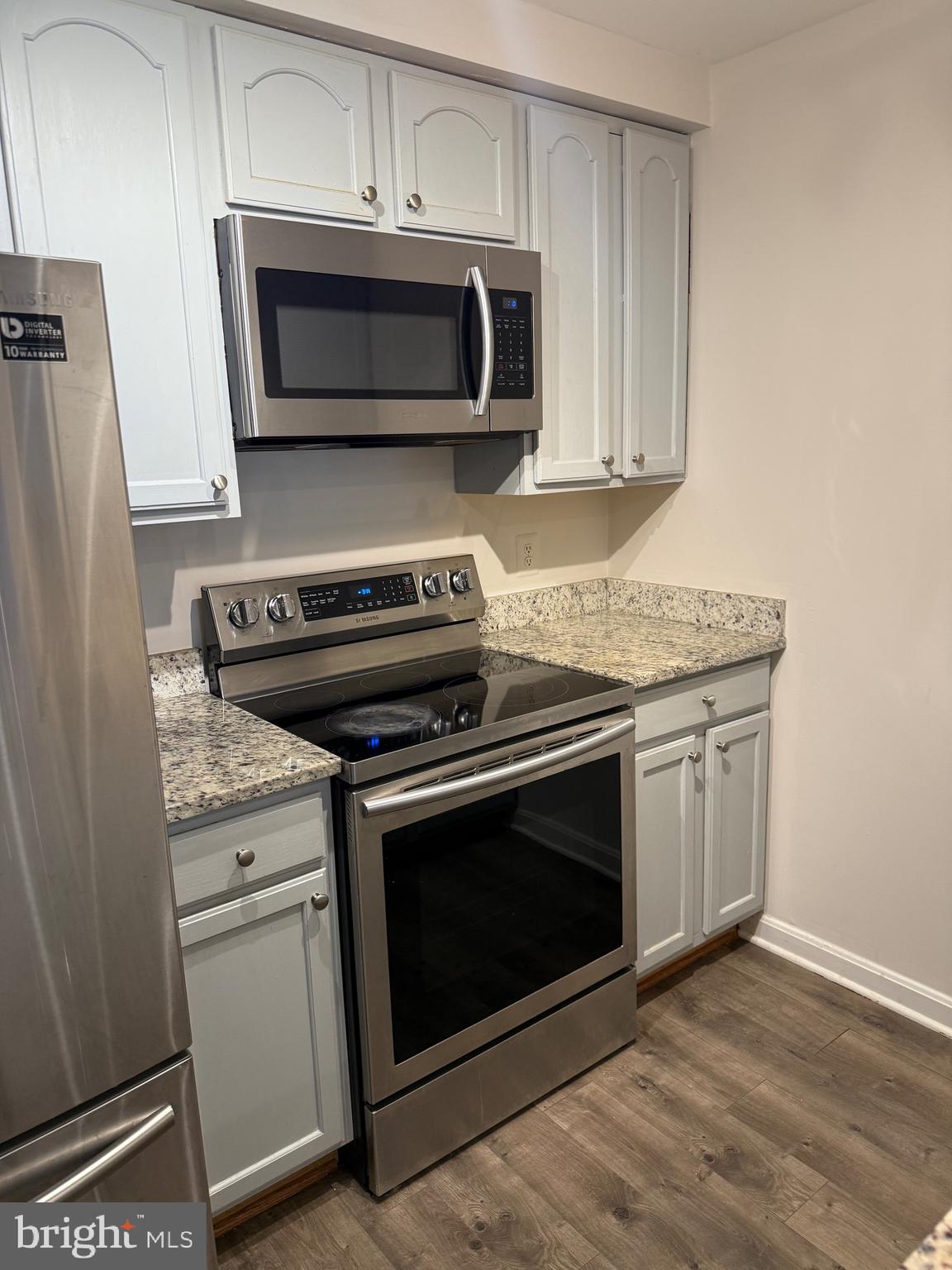 PONDS AT CENTREVILLE - Residential Lease