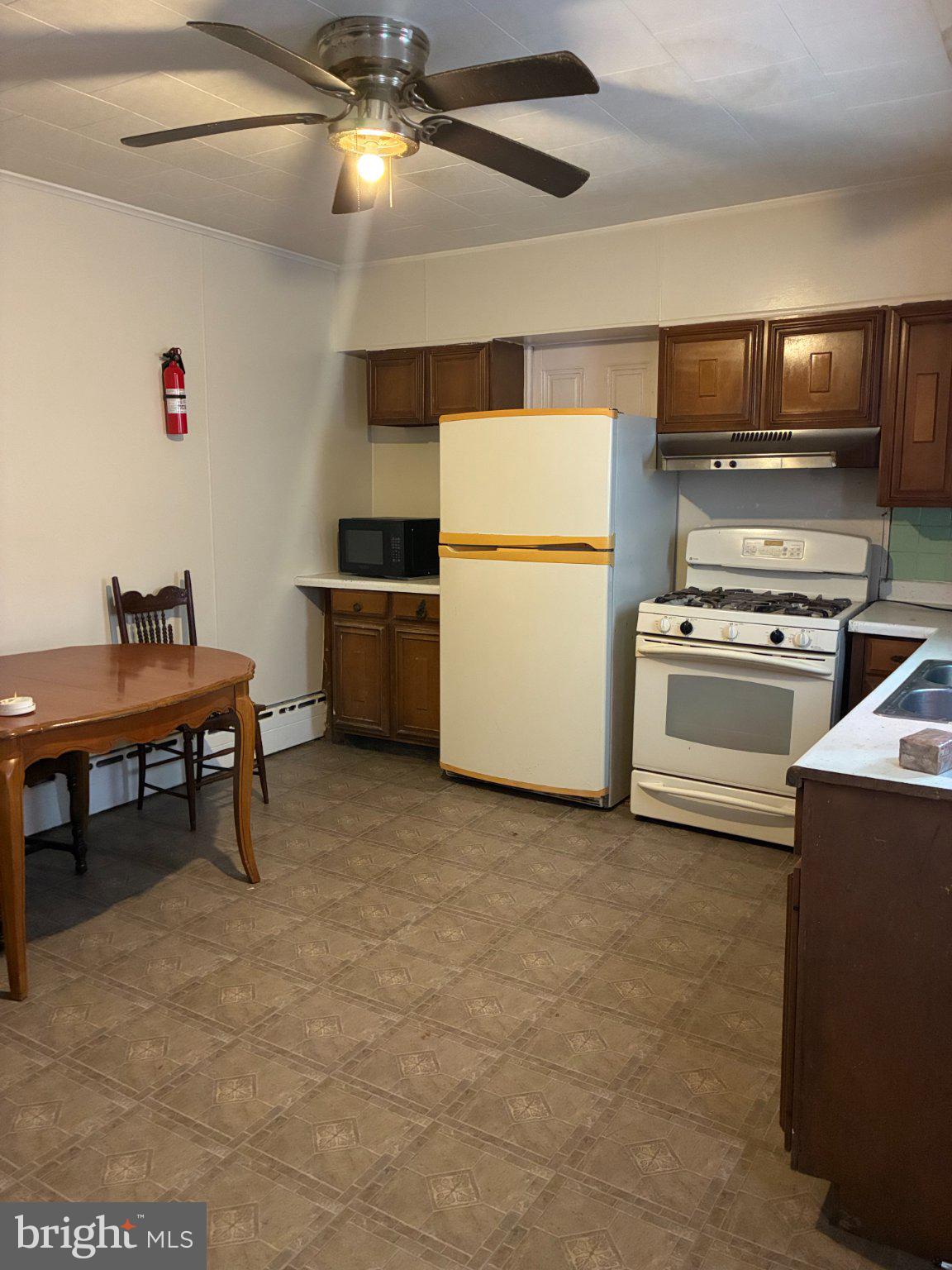 212 S 3RD STREET