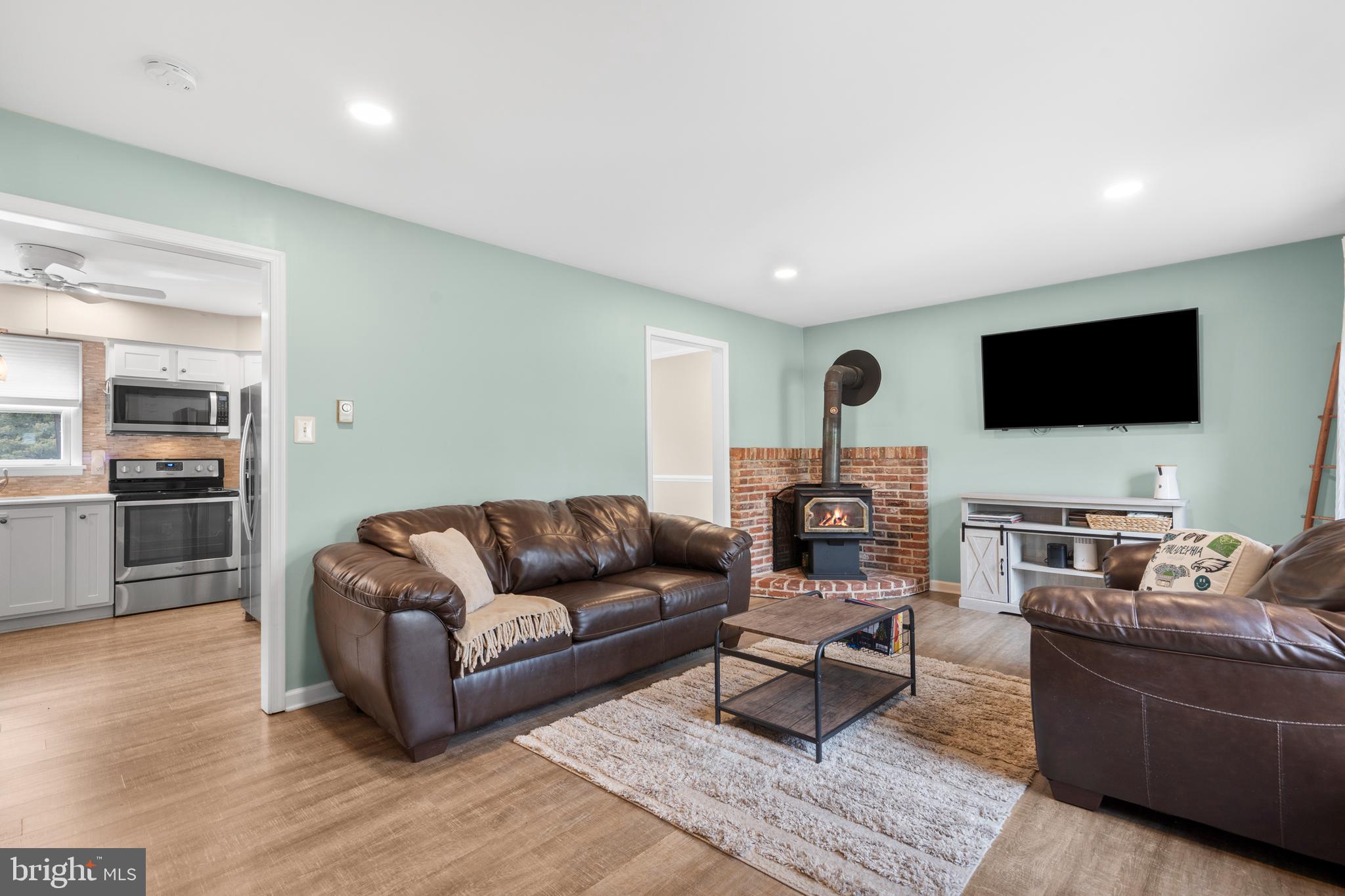 325 THISTLE LANE