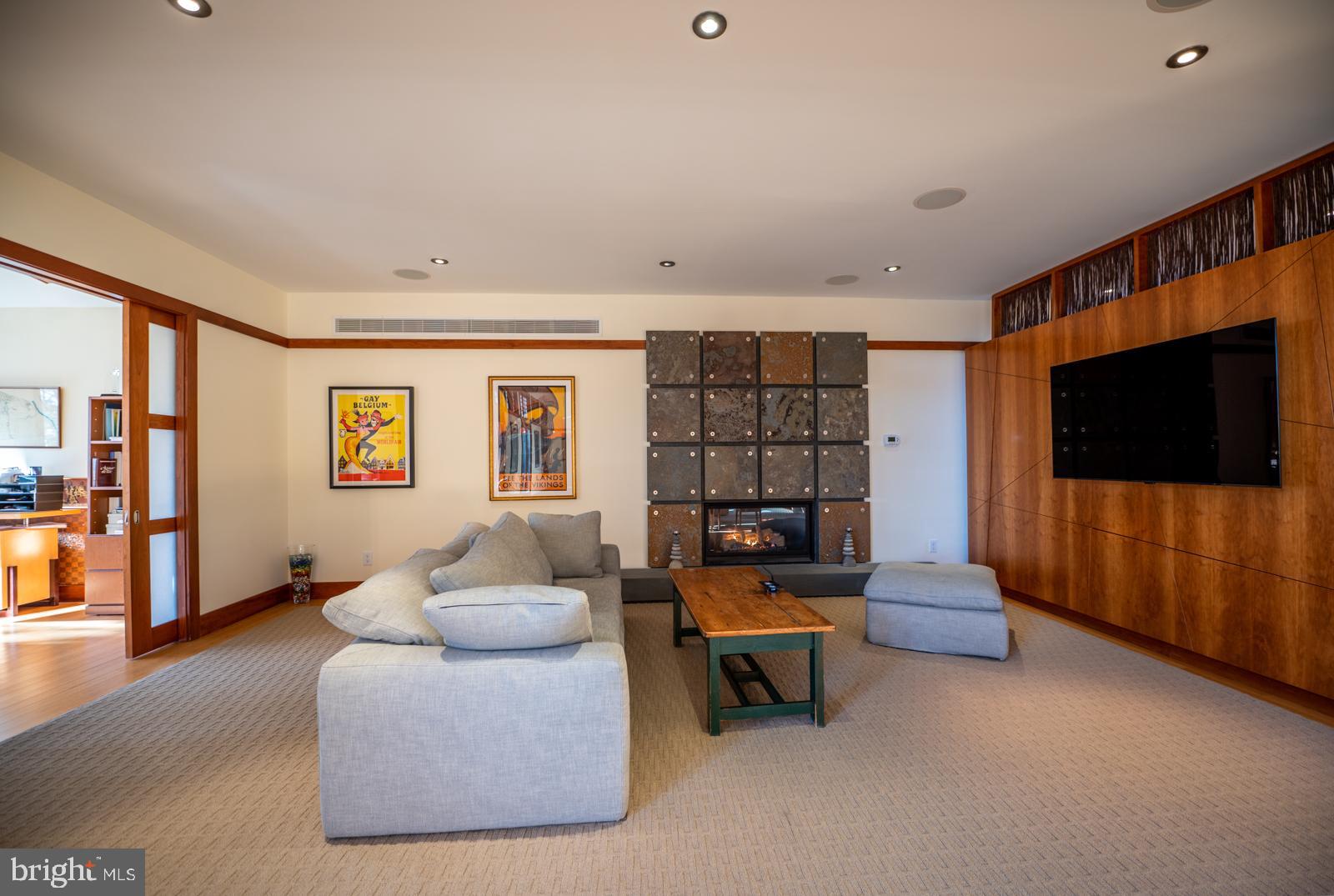 QUAIL RIDGE - Residential