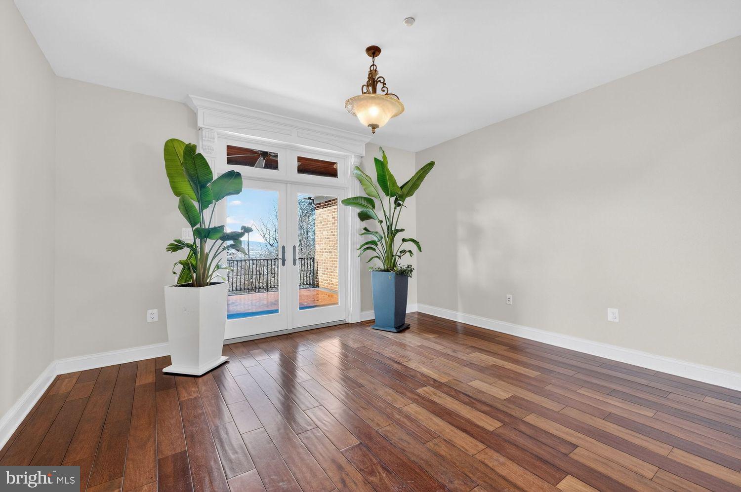 EDINBURGH FOREST - Residential