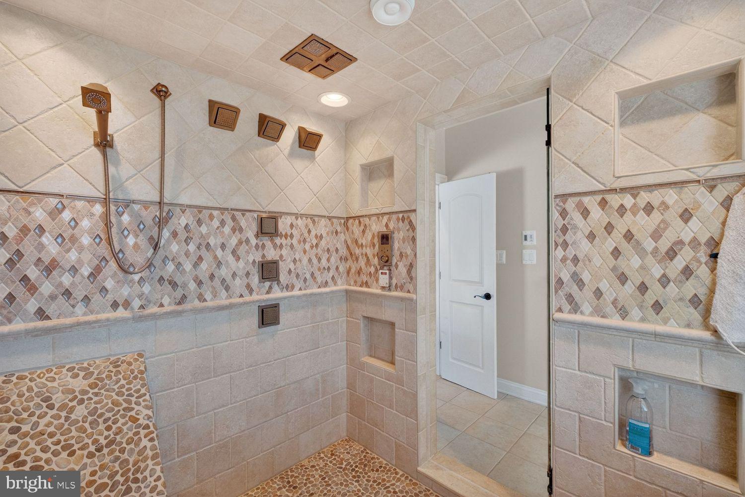 EDINBURGH FOREST - Residential