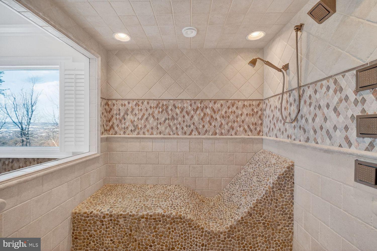 EDINBURGH FOREST - Residential